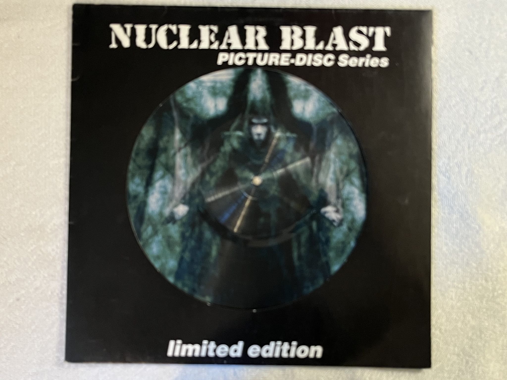 Omslagsbild för skivan DIMMU BORGIR Enthrone Darkness Triumphant LP -97 Ger NUCLEAR BLAST NB 247-1