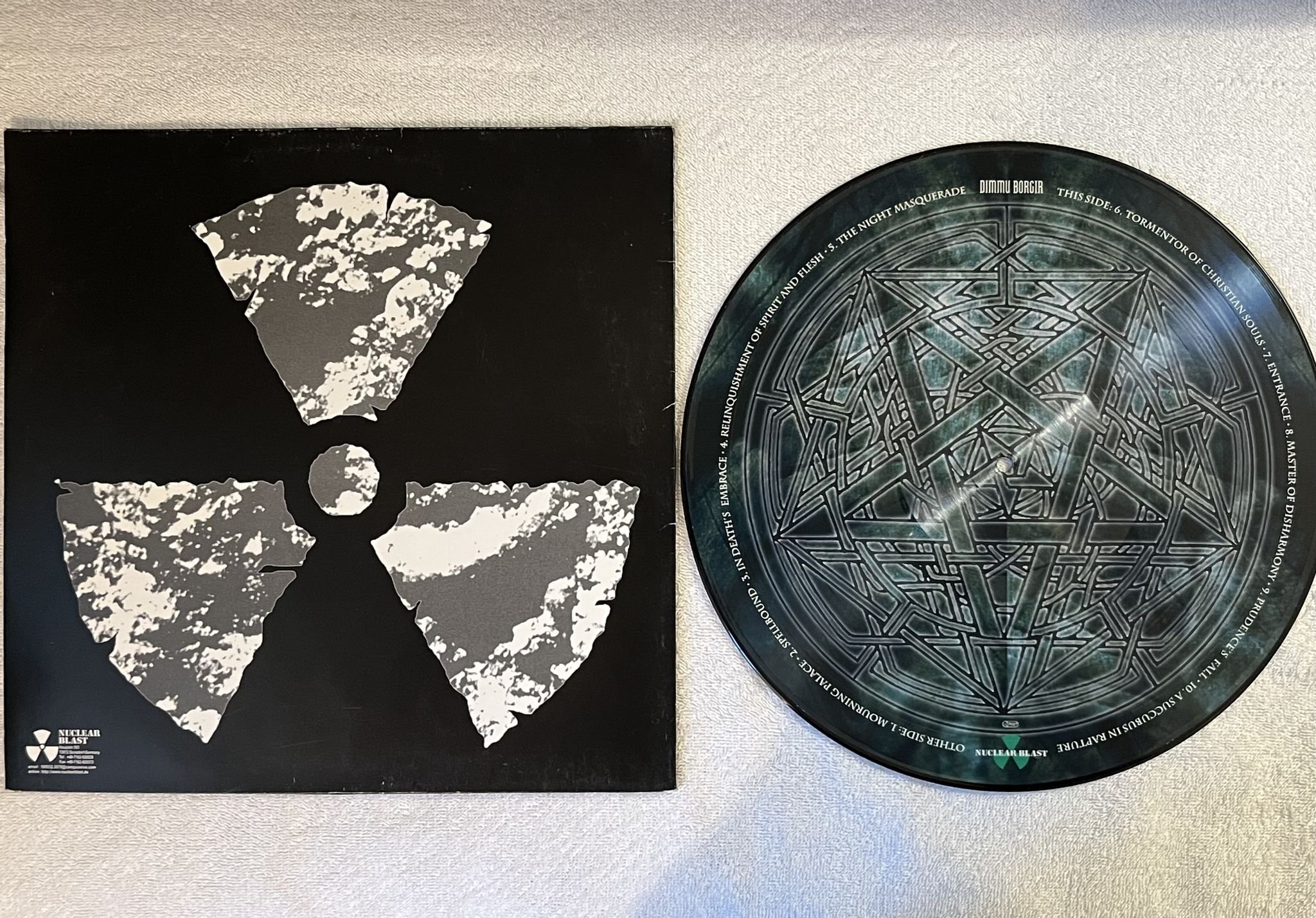 Omslagsbild för skivan DIMMU BORGIR Enthrone Darkness Triumphant LP -97 Ger NUCLEAR BLAST NB 247-1