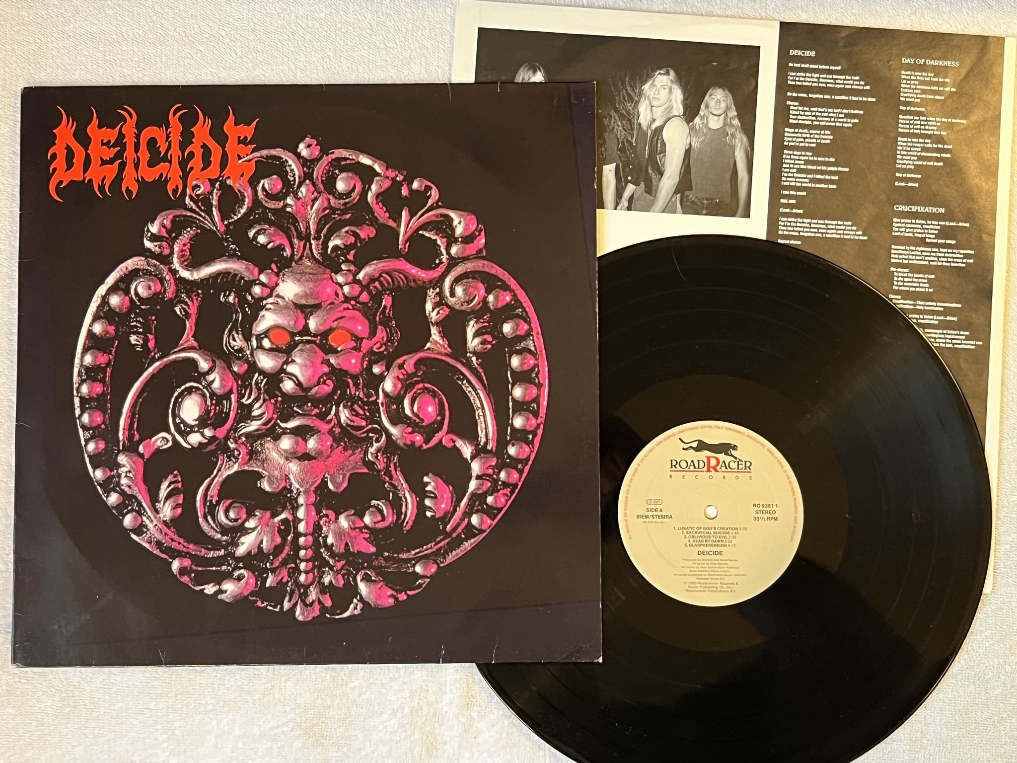 Omslagsbild för skivan DEICIDE s/t LP -90 ROADRACER RO 9381-1 *** DEATH METAL ***