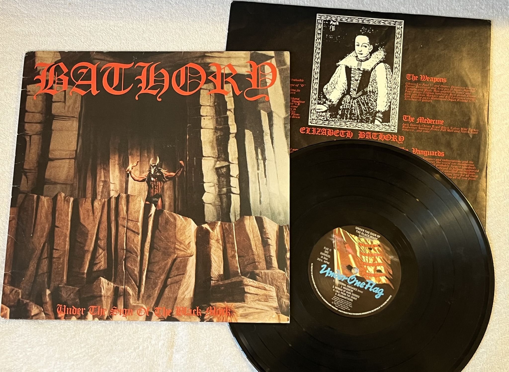 Omslagsbild för skivan BATHORY under the sign LP -87 UK UNDER ONE FLAG FLAG 11 *** BLACK METAL ***