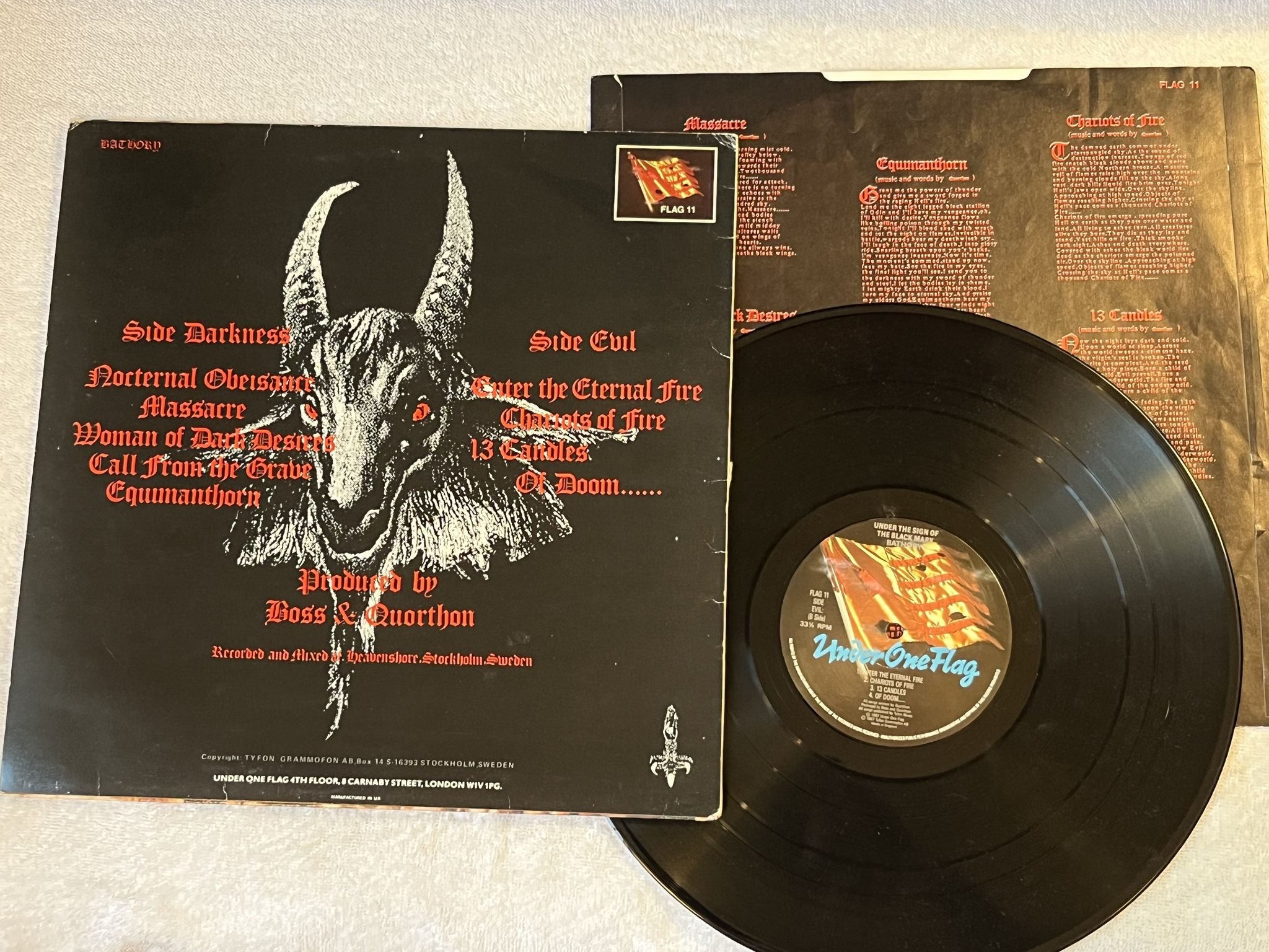 Omslagsbild för skivan BATHORY under the sign LP -87 UK UNDER ONE FLAG FLAG 11 *** BLACK METAL ***
