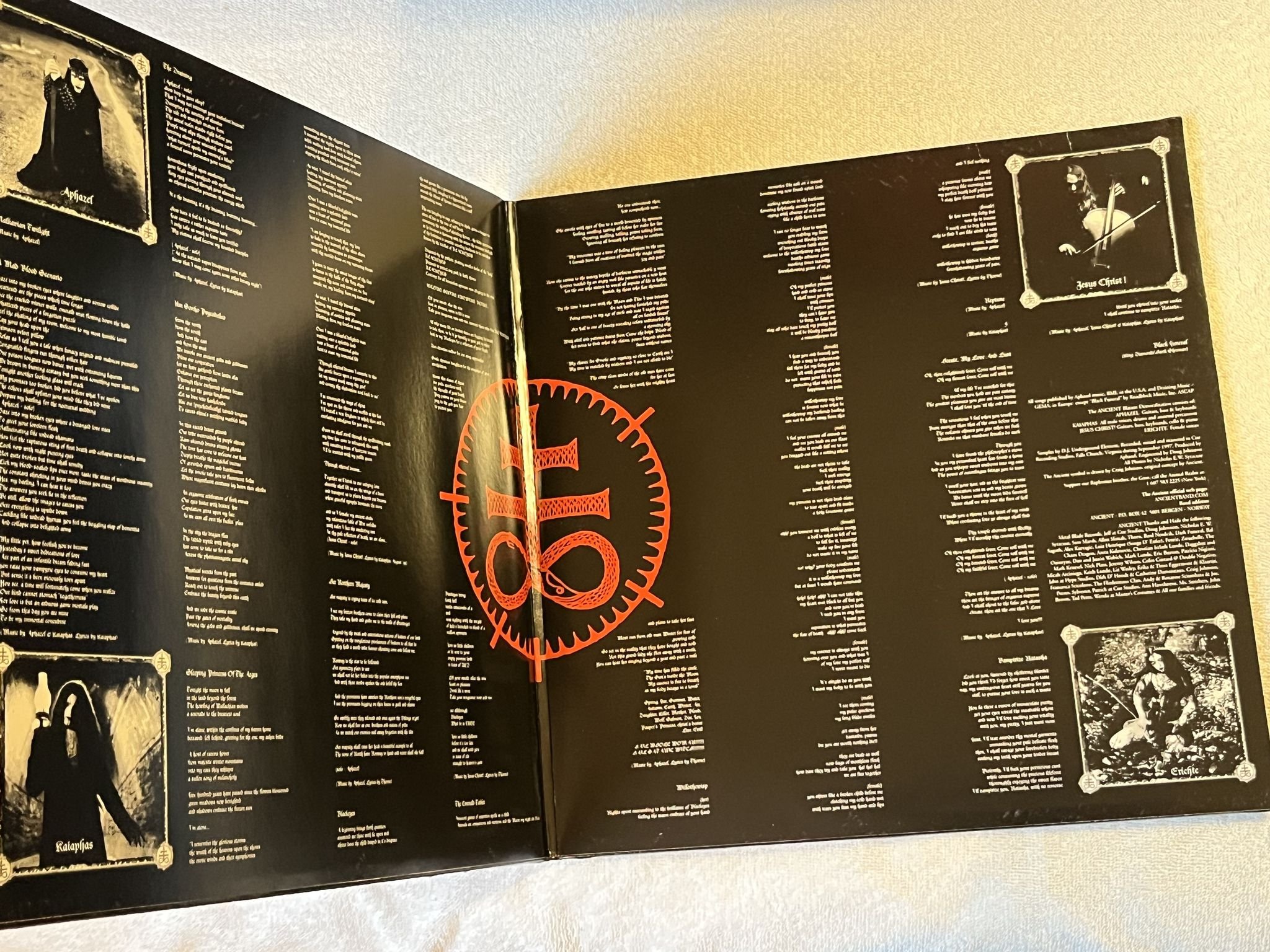 Omslagsbild för skivan ANCIENT Mad Grandiose Bloodfiends 2xLP -97 Ger METAL BLADE 3984-14143-1