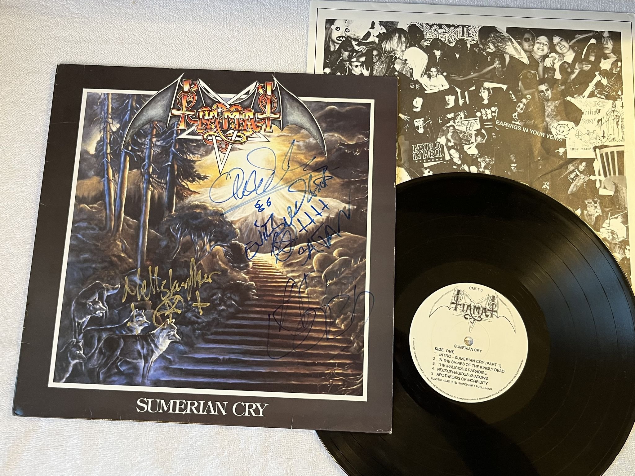 Omslagsbild för skivan TIAMAT Sumerian Cry LP -90 UK CMFT 6 *** SIGNED COVER / BLACK METAL ***