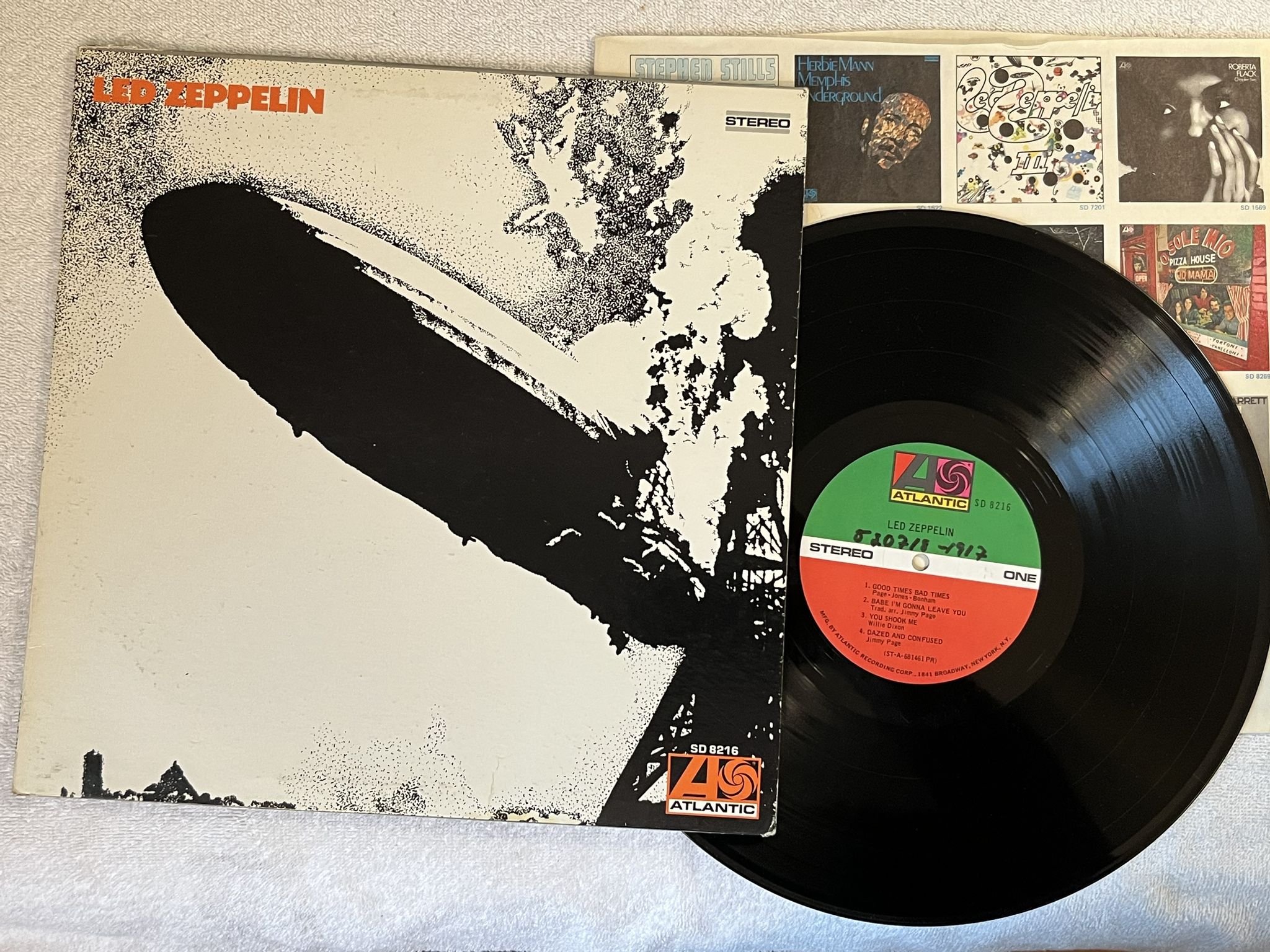 Omslagsbild för skivan LED ZEPPELIN s/t LP -69 US ATLANTIC SD 8216