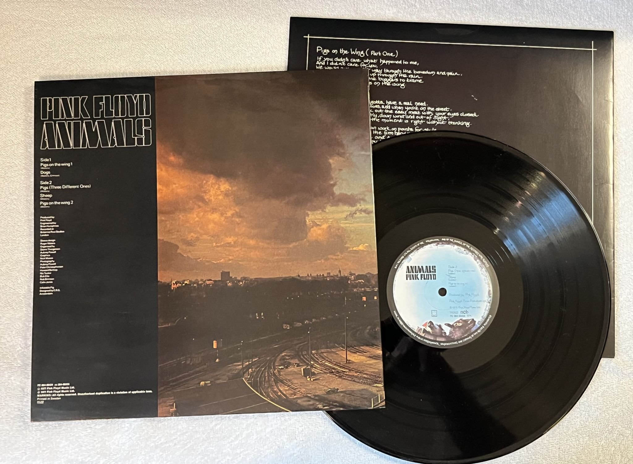 Omslagsbild för skivan PINK FLOYD animals LP -77 ncb HARVEST 7C 064-98434
