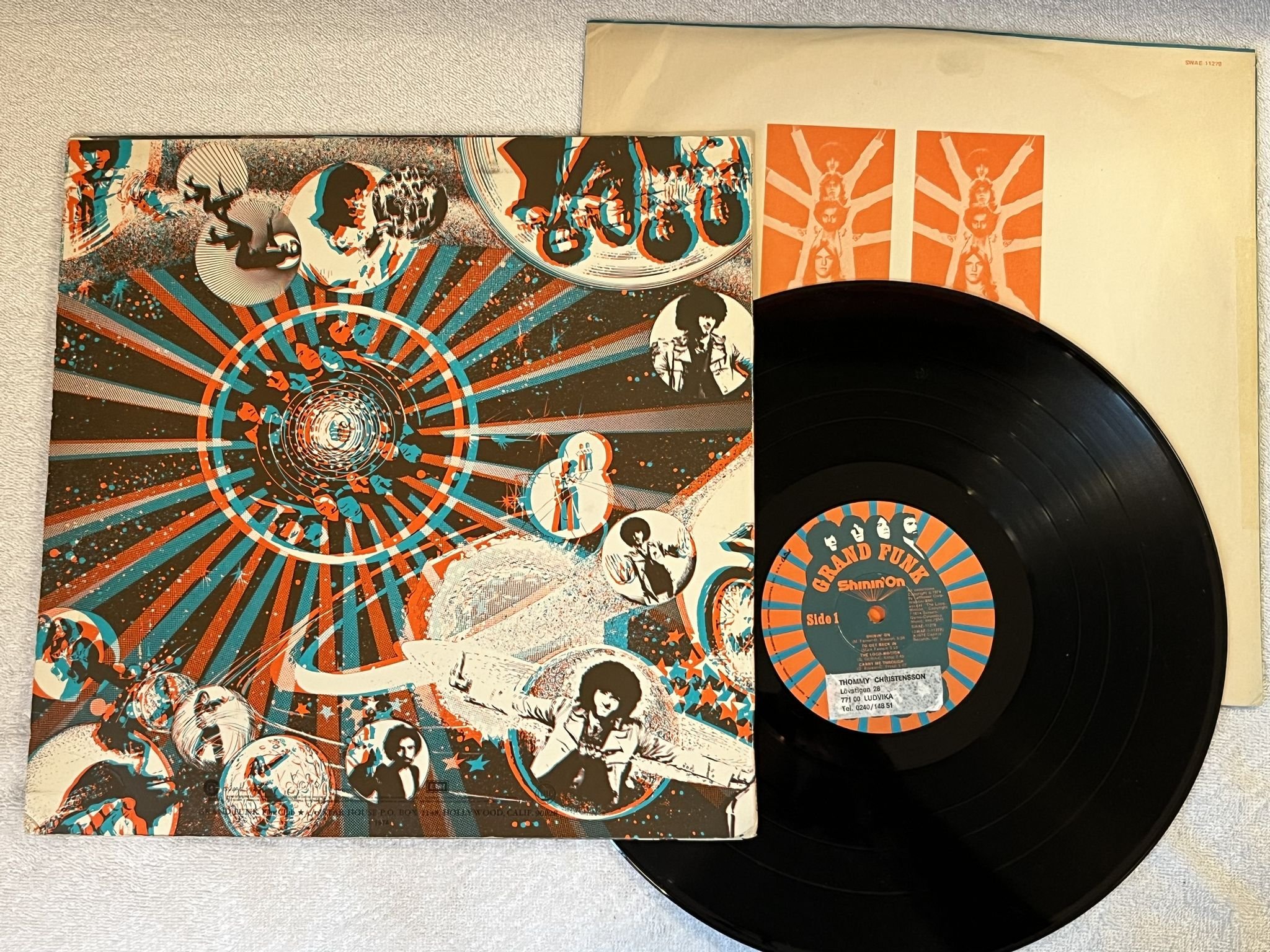 Omslagsbild för skivan GRAND FUNK shinin' on LP -74 US CAPITOL SWAE-11278 ** 3-D GLASSES **