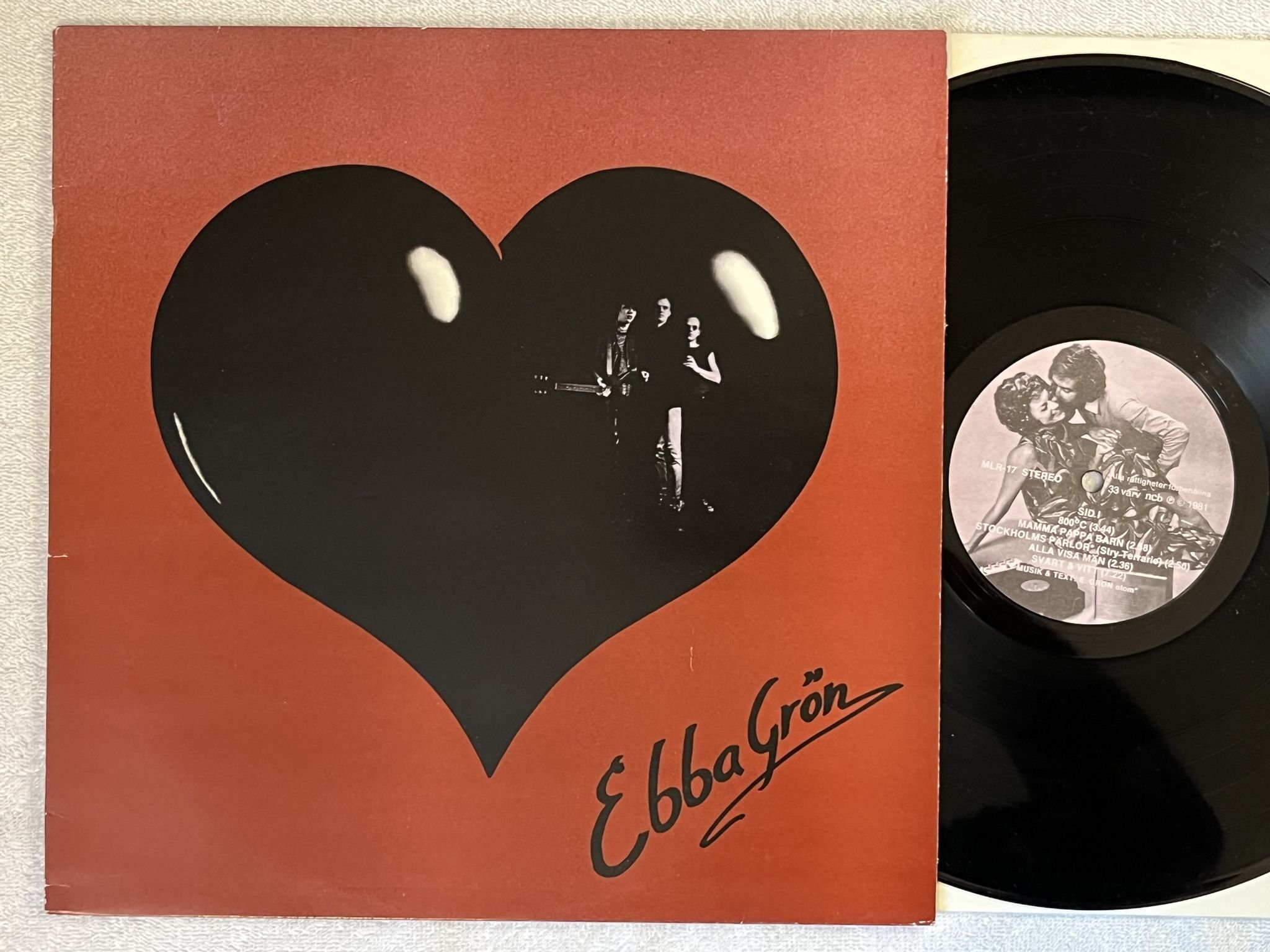 Omslagsbild för skivan EBBA GRÖN kärlek & uppror LP -81 Swe MISTLUR MLR-17 *** 800ºC ***
