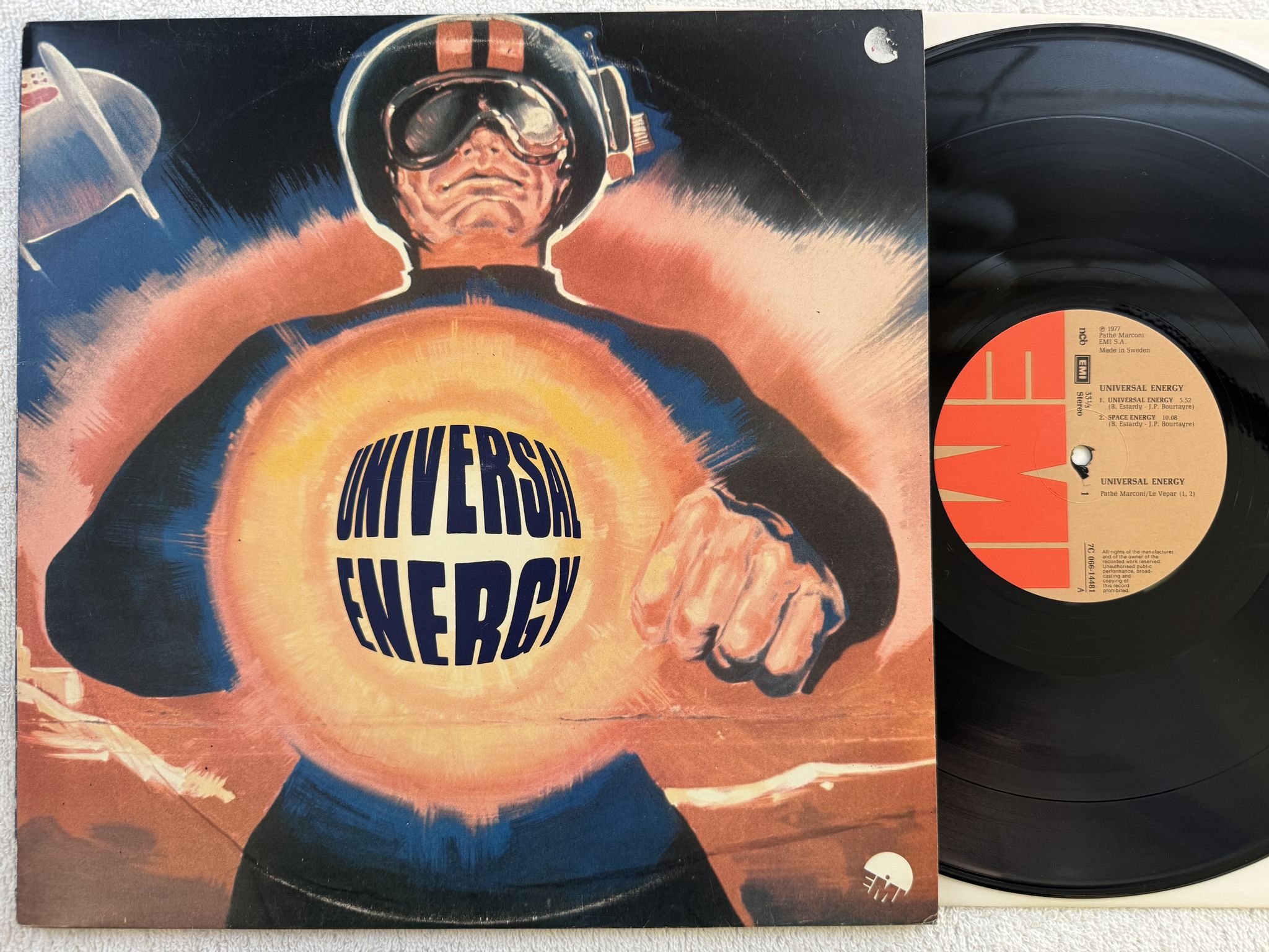 Omslagsbild för skivan UNIVERSAL ENERGY s/t LP -77 ncb EMI 7C 066-14481 *** COSMIC DISCO ***