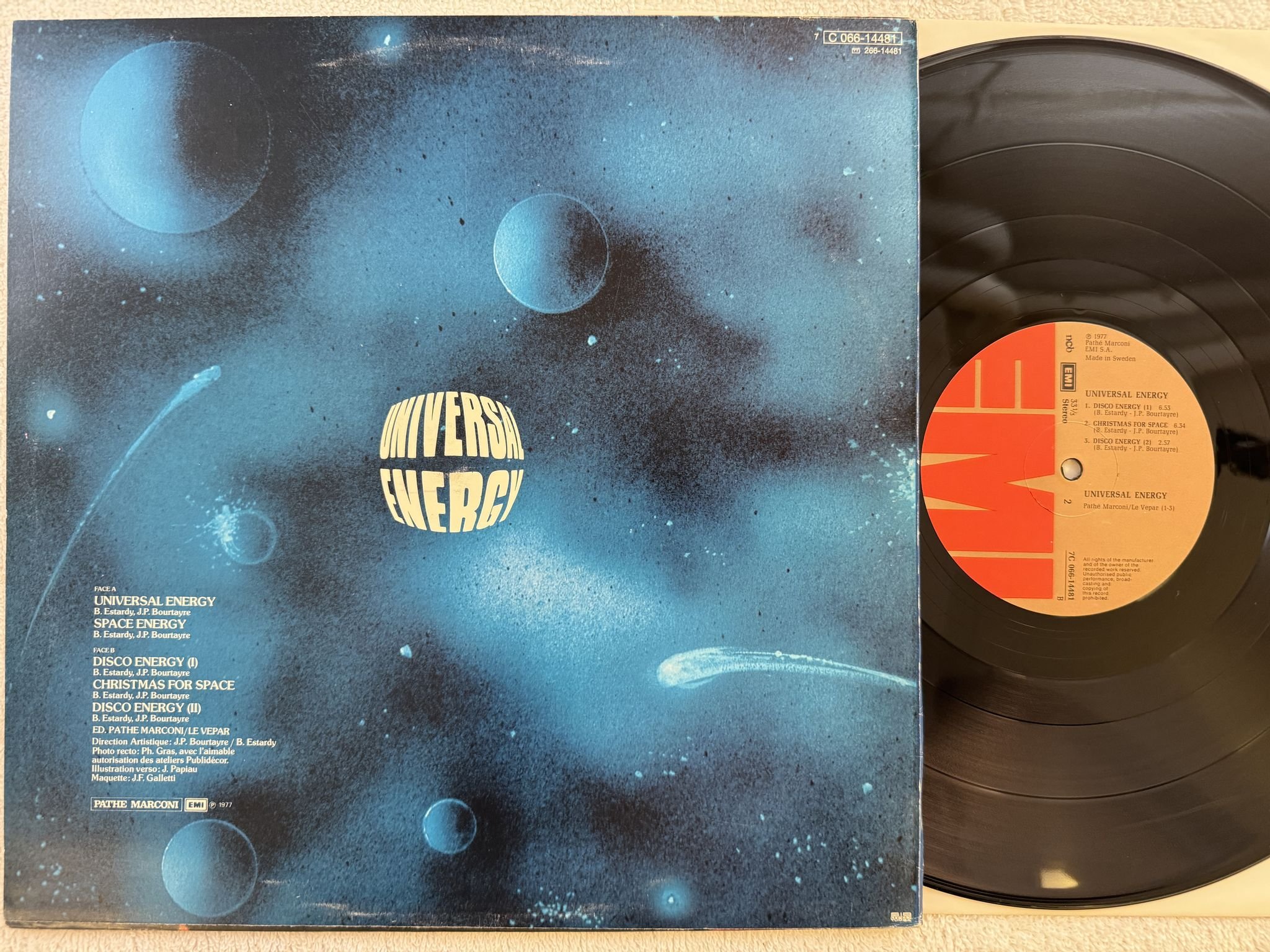 Omslagsbild för skivan UNIVERSAL ENERGY s/t LP -77 ncb EMI 7C 066-14481 *** COSMIC DISCO ***