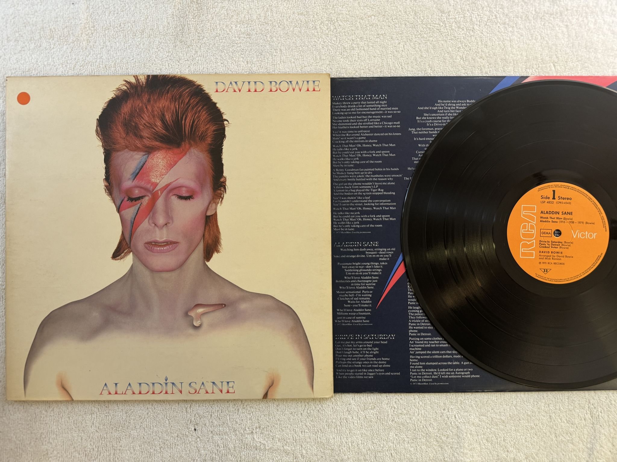 Omslagsbild för skivan DAVID BOWIE aladdin Sane LP -73 Ger RCA LSP 4852