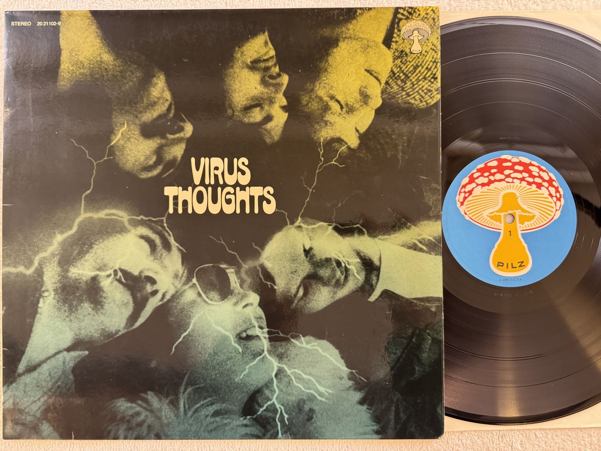 Omslagsbild för skivan VIRUS thoughts LP -71 Ger PILZ 20 21102-9 *** RARE KRAUT / PROG ***