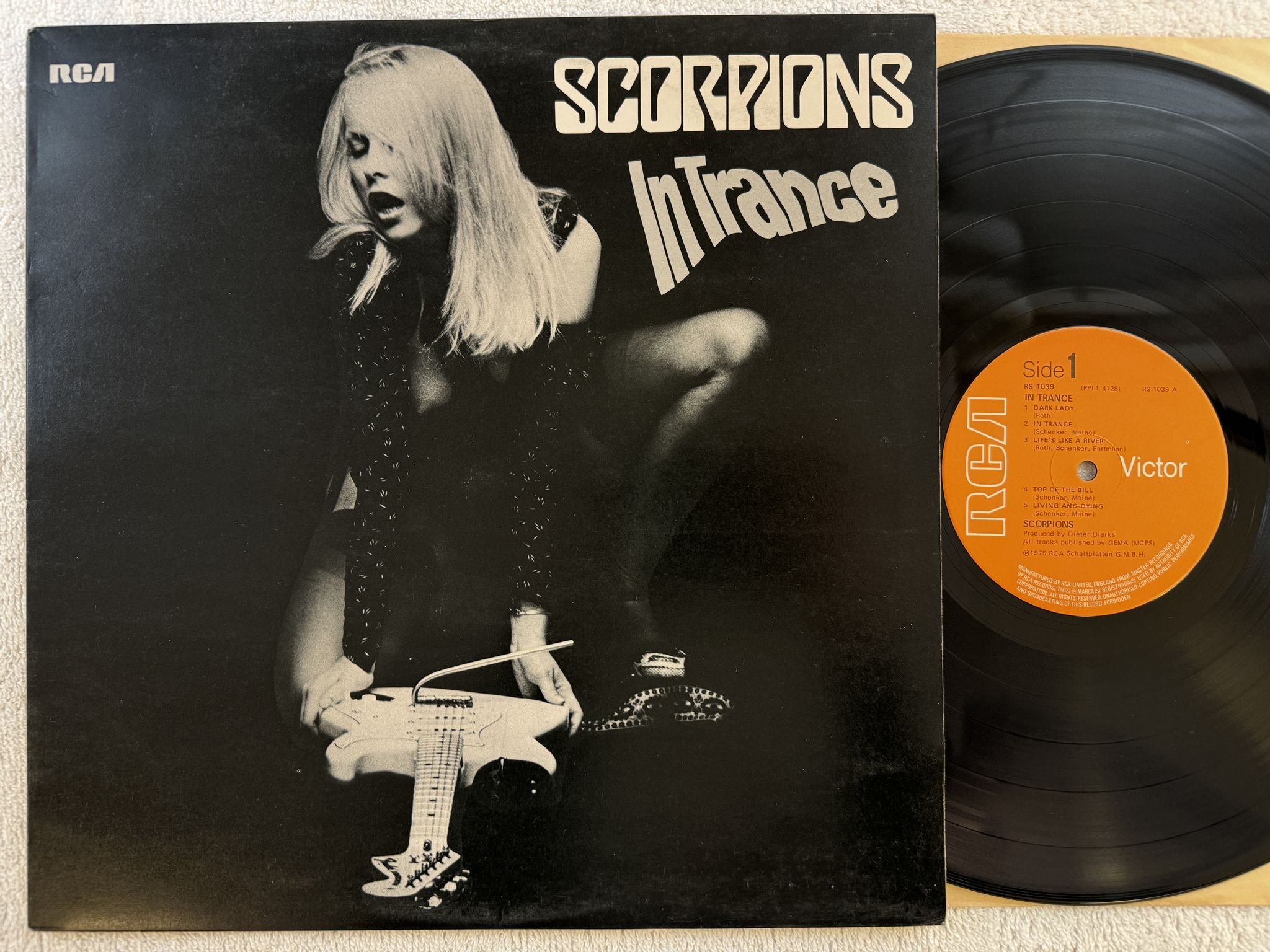 Omslagsbild för skivan SCORPIONS in trance LP -75 UK RCA RS 1039