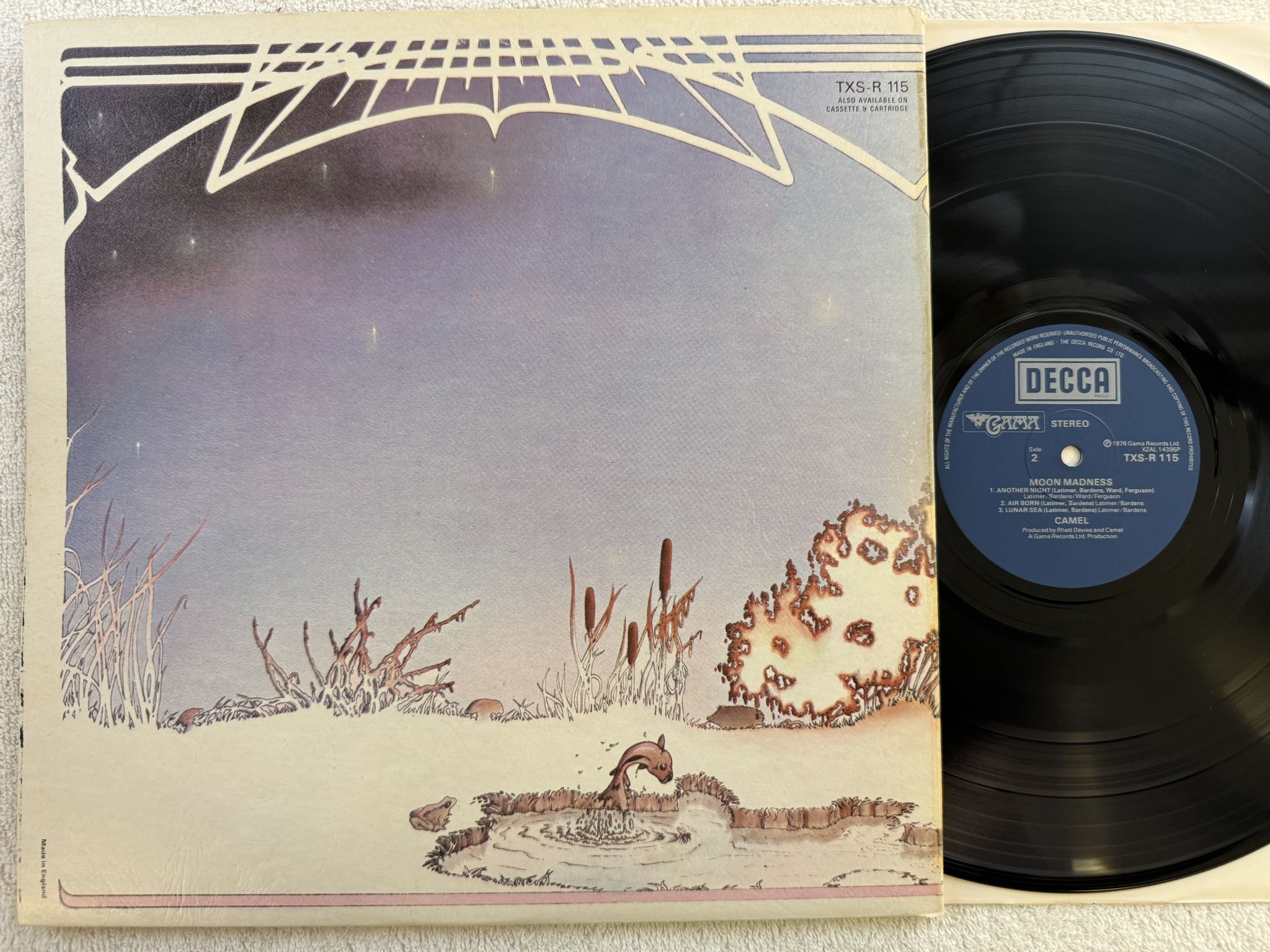 Omslagsbild för skivan CAMEL moon madness LP -76 UK DECCA TXS-R 115