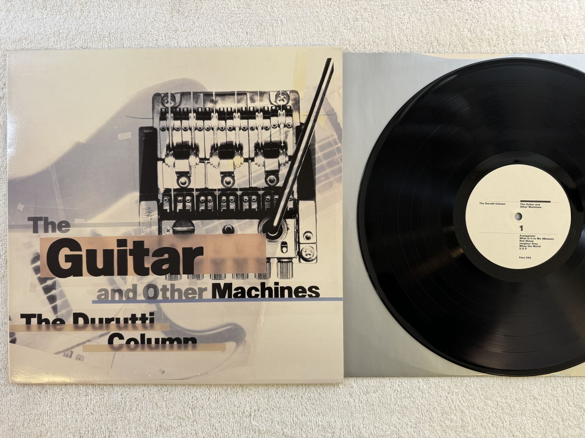 Omslagsbild för skivan THE DURUTTI COLUMN The Guitar And Other Machines LP -87 UK factory Fact 204