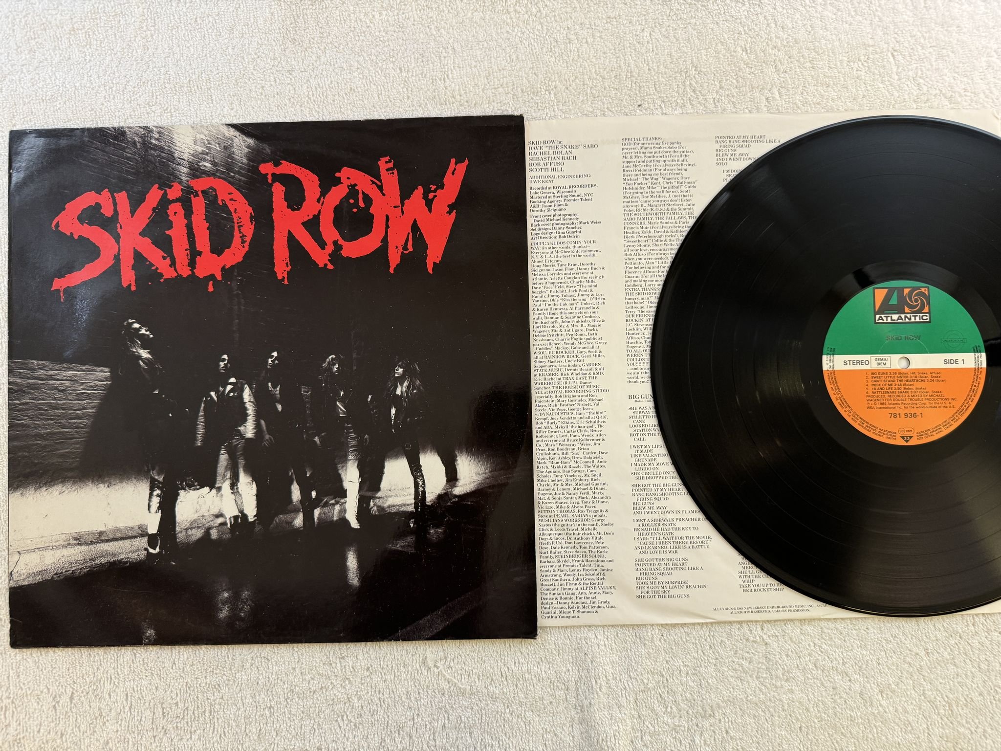 Omslagsbild för skivan SKID ROW s/t LP -89 Ger ATLANTIC 781 936-1