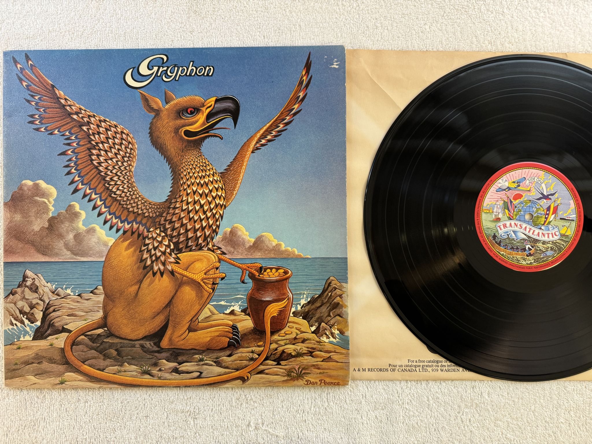 Omslagsbild för skivan GRYPHON s/t LP -73 UK TRANSLANTIC TRA 262 ** TEXTURED SLEEVE **