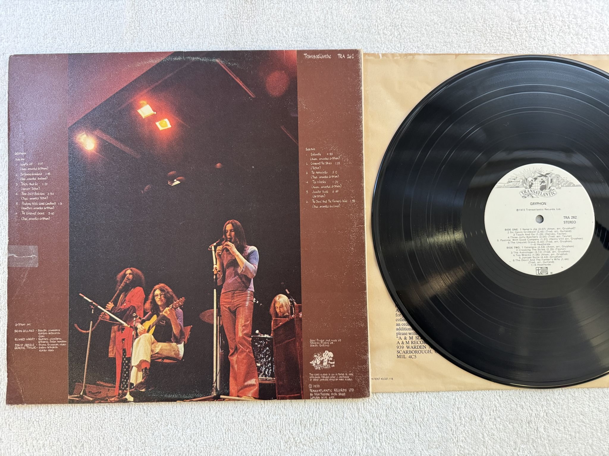 Omslagsbild för skivan GRYPHON s/t LP -73 UK TRANSLANTIC TRA 262 ** TEXTURED SLEEVE **