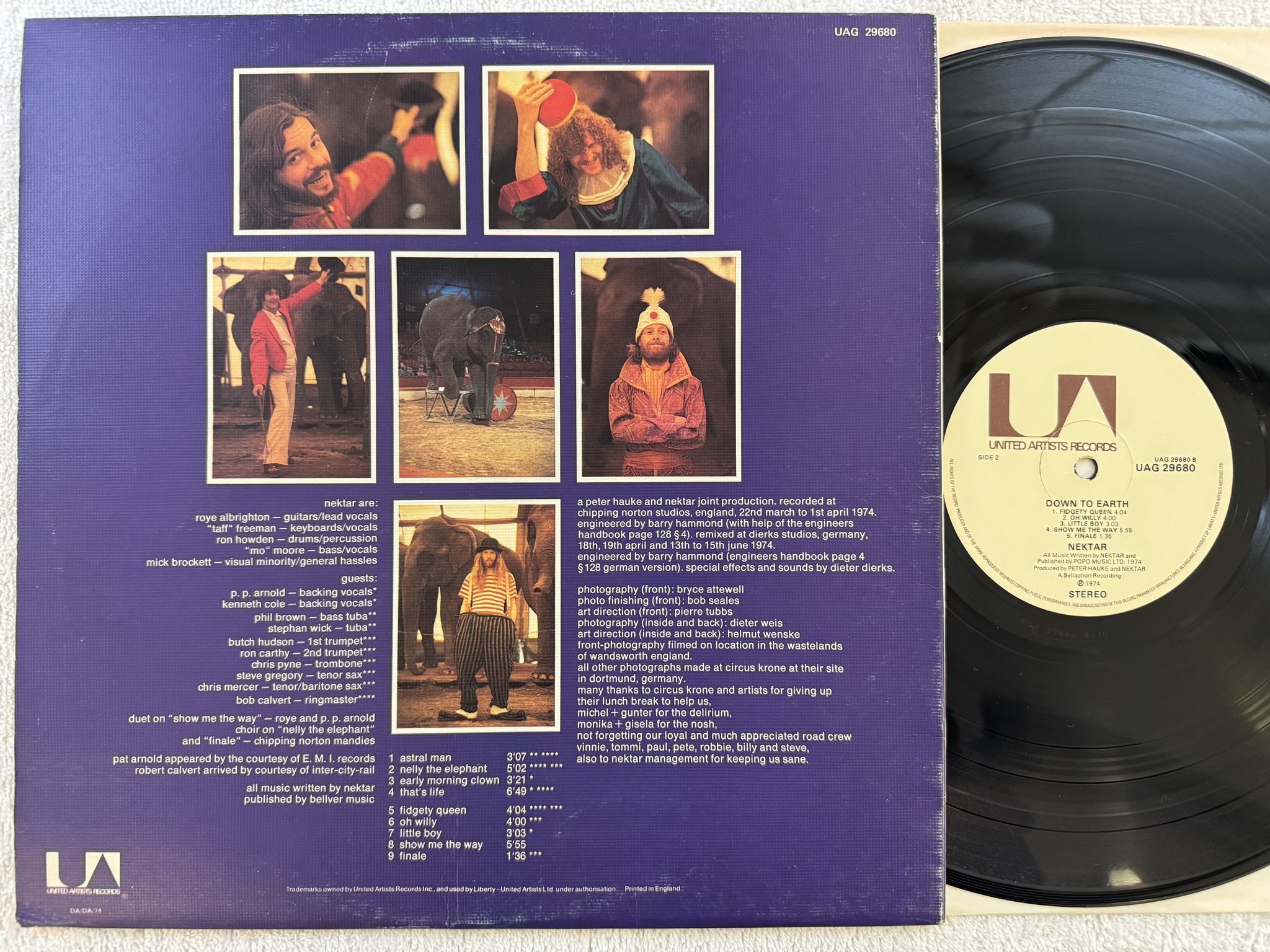 Omslagsbild för skivan NEKTAR down to earth LP -74 UK UNITED ARTISTS UAG 29680