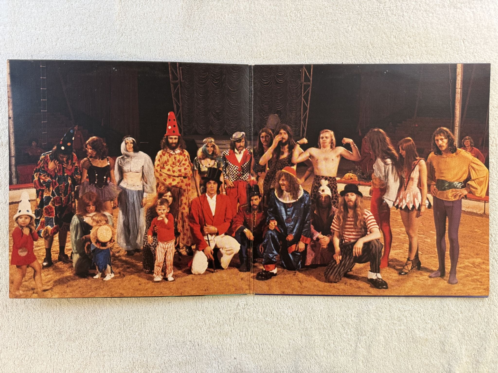 Omslagsbild för skivan NEKTAR down to earth LP -74 UK UNITED ARTISTS UAG 29680