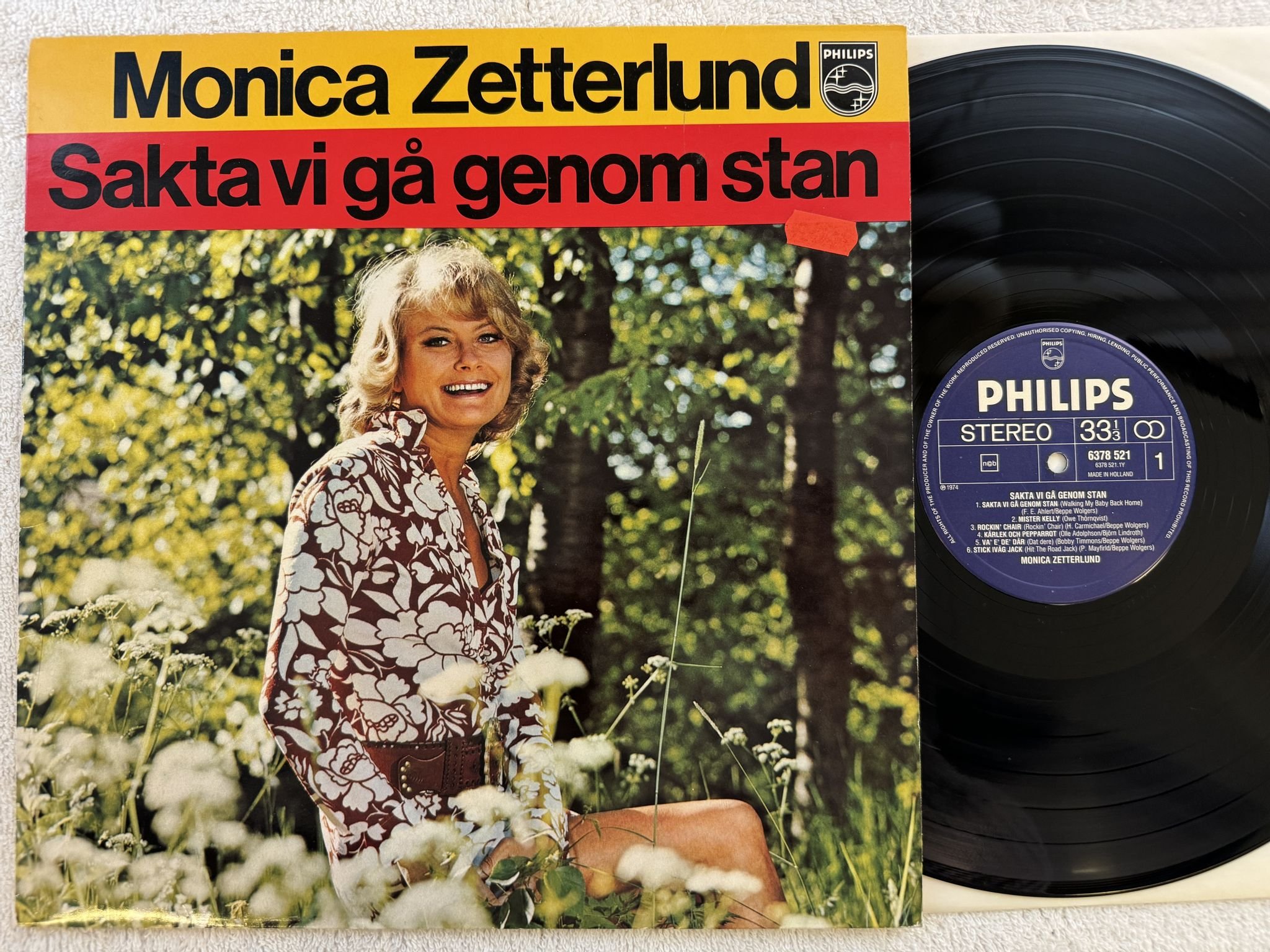 Omslagsbild för skivan MONICA ZETTERLUND sakta vi gå genom stan LP -74 PHILIPS 6378521