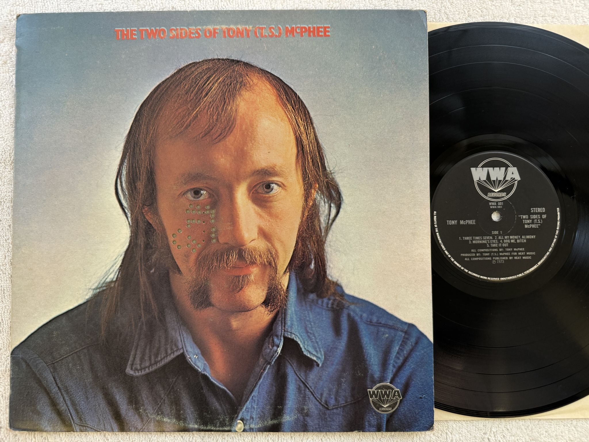 Omslagsbild för skivan TONY McPHEE the hunt LP -73 UK WWA 001 *** Die-Cut Cover ***