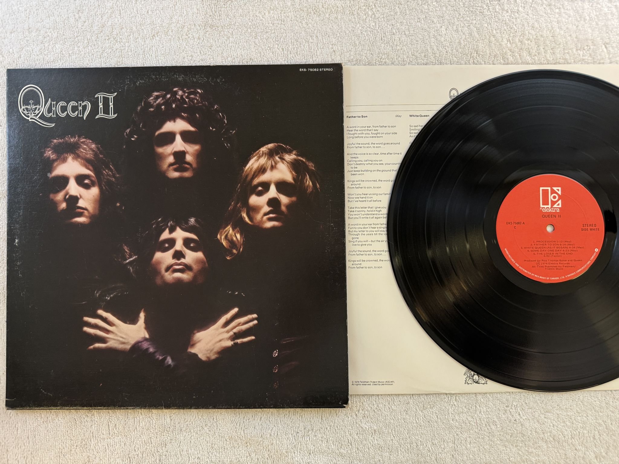 Omslagsbild för skivan QUEEN II LP -74 Can ELEKTRA EKS 75082