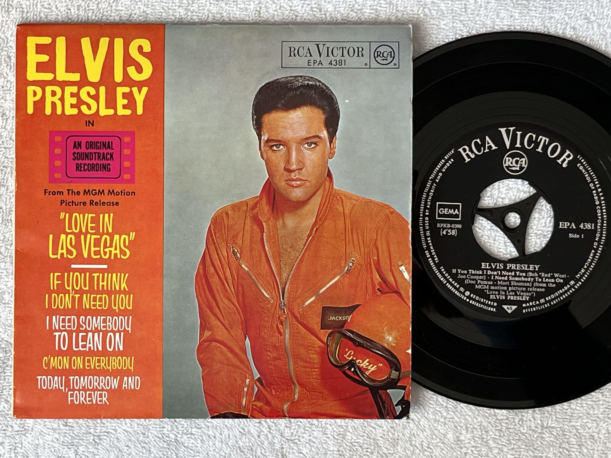 Omslagsbild för skivan ELVIS PRESLEY love in Las Vegas 7"ep -64 Ger RCA EPA-4381