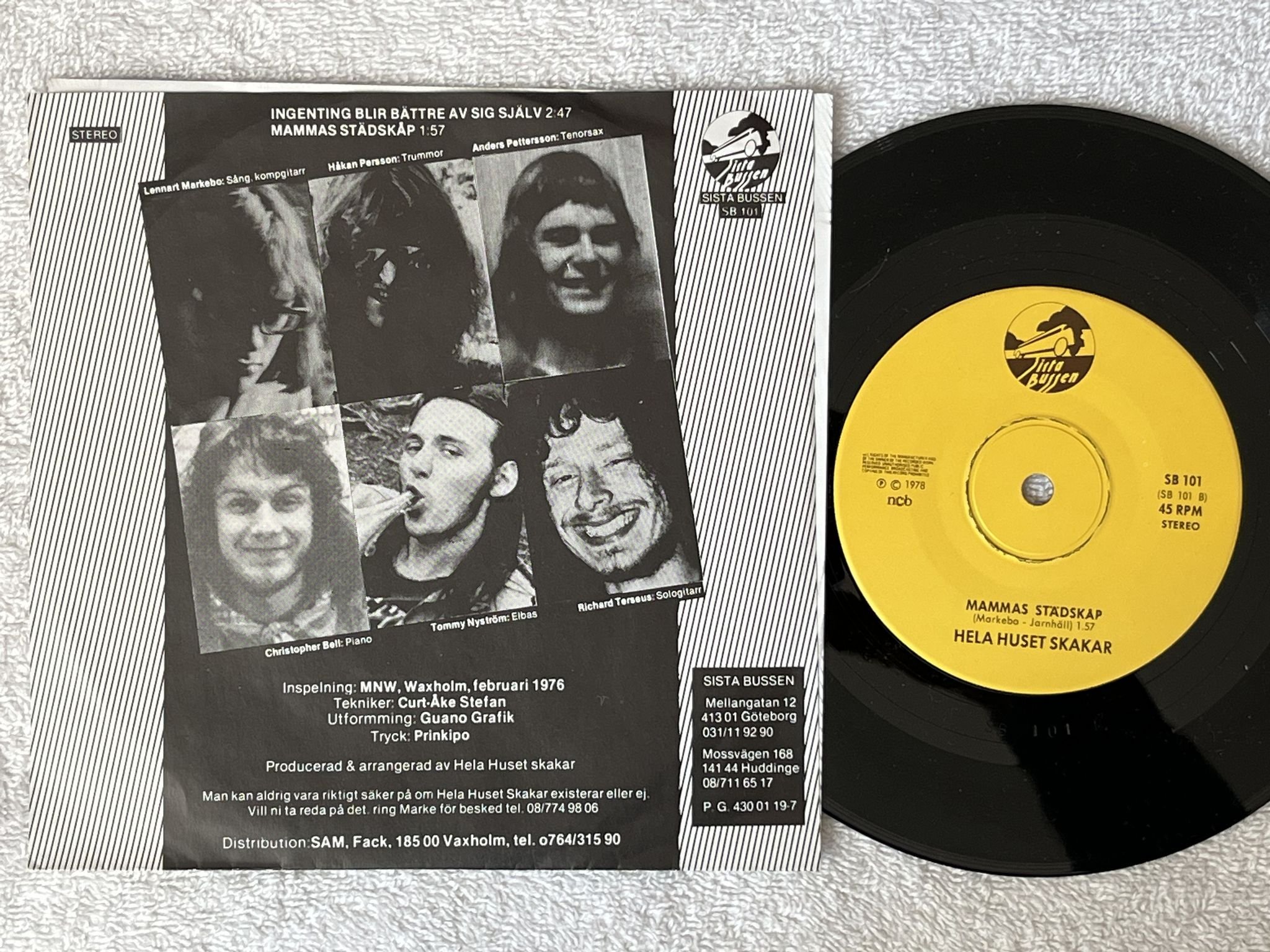 Omslagsbild för skivan HELA HUSET SKAKAR ingenting blir bättre... 7" -78 Swe SISTA BUSSEN SB 101