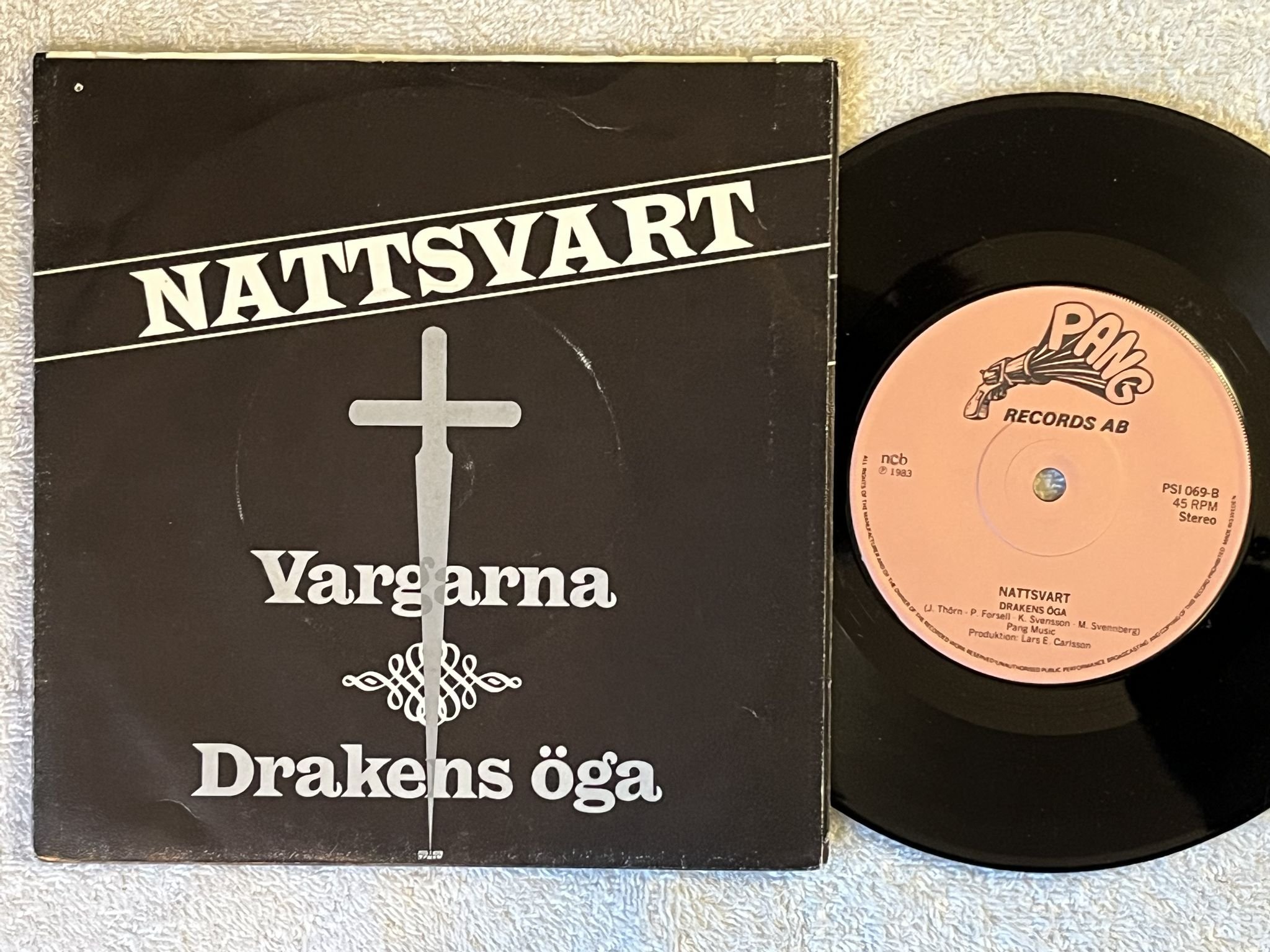 Omslagsbild för skivan NATTSVART vargarna 7" -83 Swe PANG PSI 069 *** rare metal 45 ***