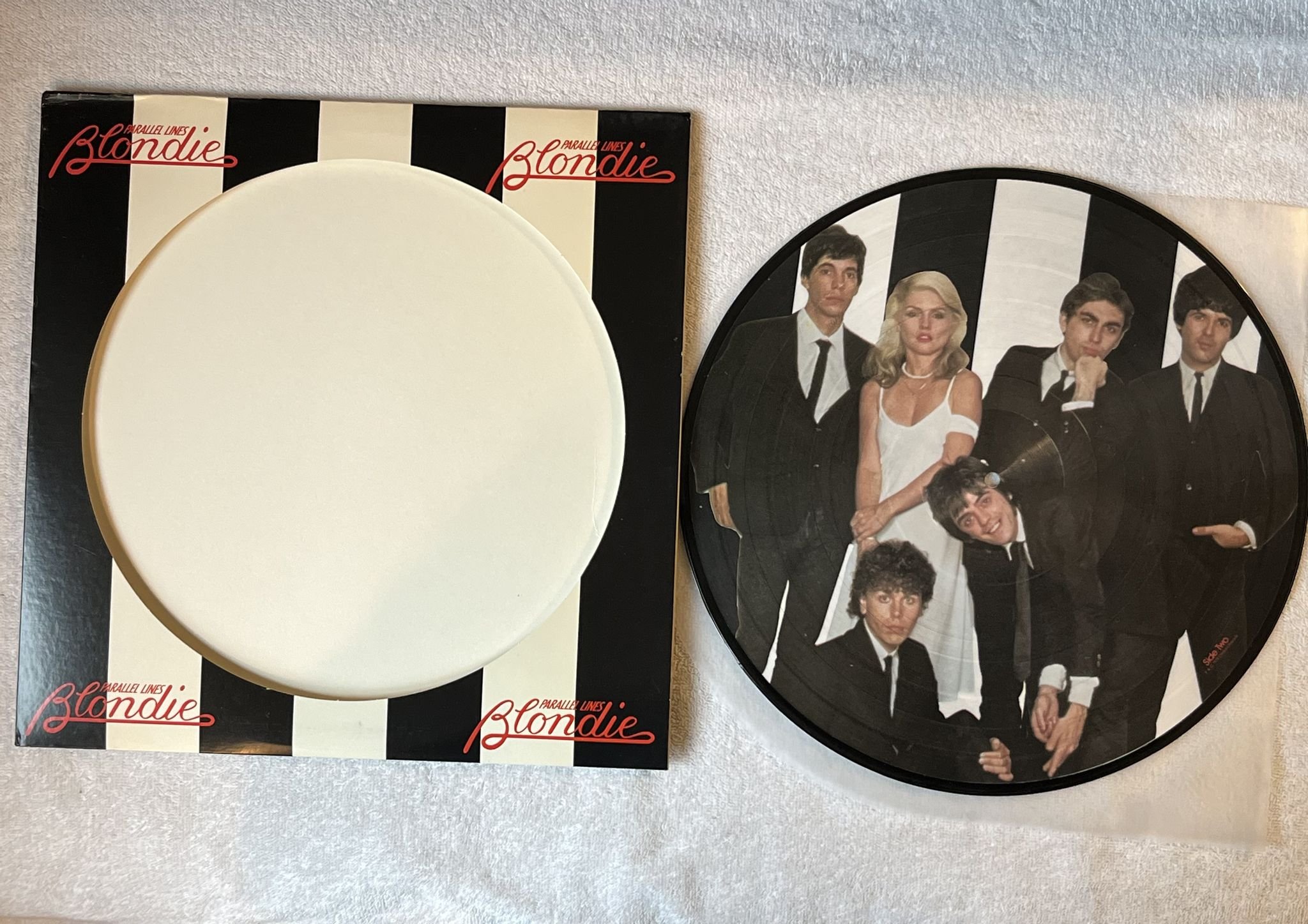 Omslagsbild för skivan BLONDIE parallel lines LP PIC-DISC -78 US CHRYSALIS CHP 5001 **** BLACK RIM ***