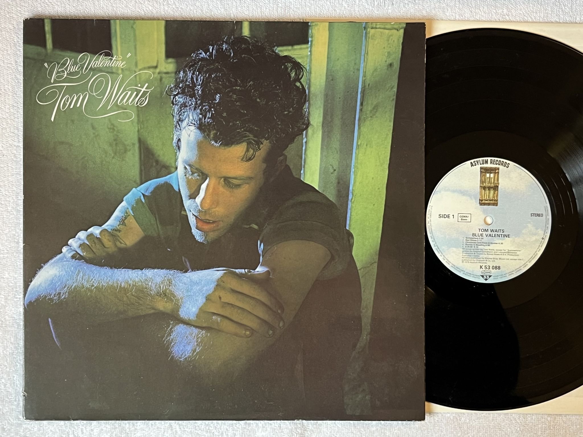Omslagsbild för skivan TOM WAITS blue valentine LP -78 Ger ASYLUM K 53088