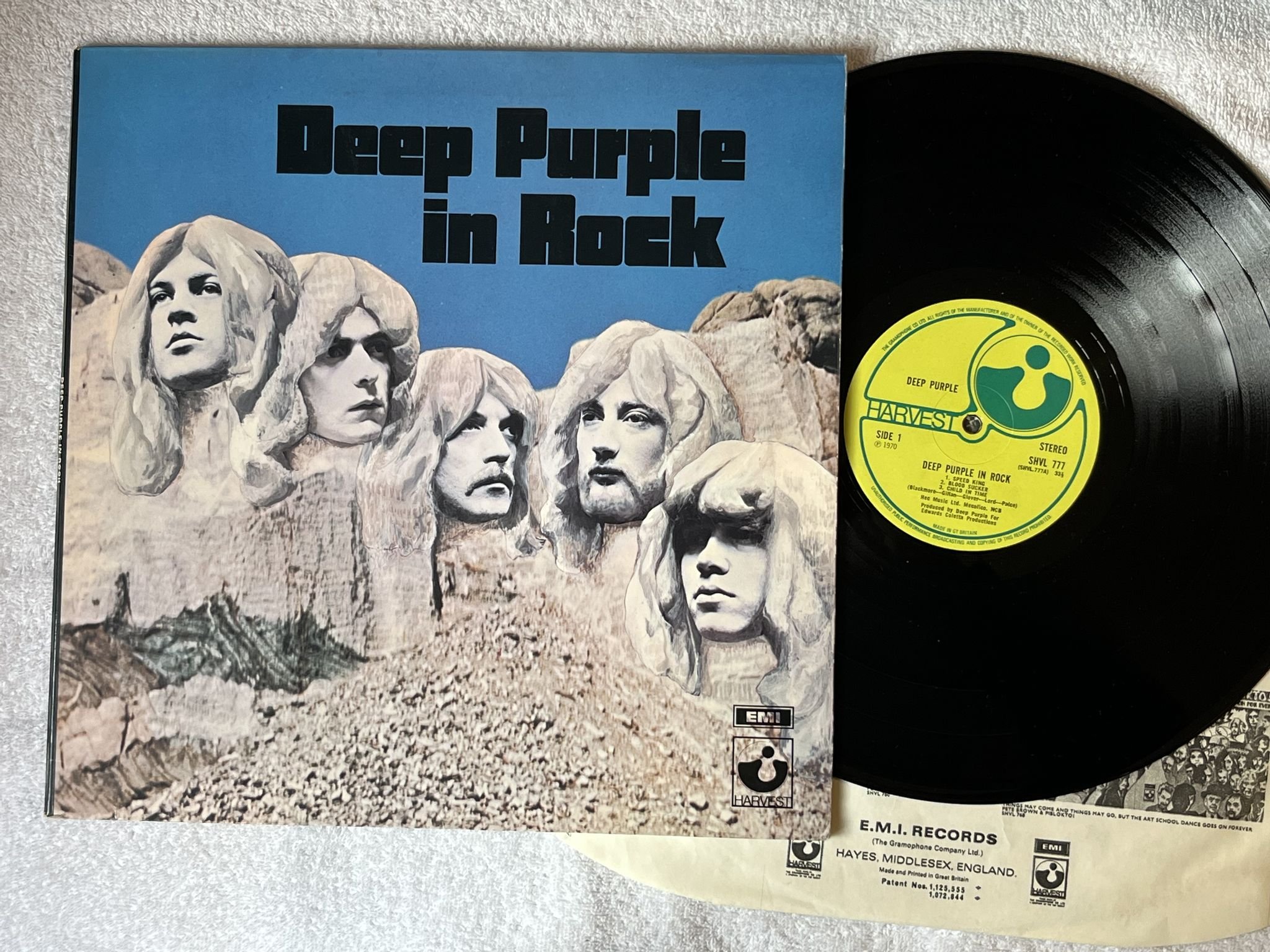 Omslagsbild för skivan DEEP PURPLE deep purple in rock LP -70 UK HARVEST SHVL 777