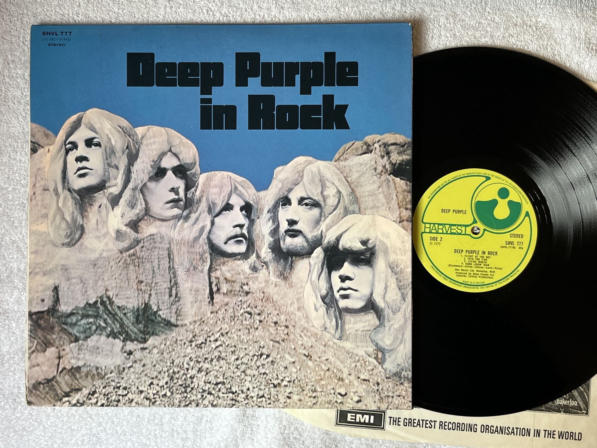 Omslagsbild för skivan DEEP PURPLE deep purple in rock LP -70 UK HARVEST SHVL 777
