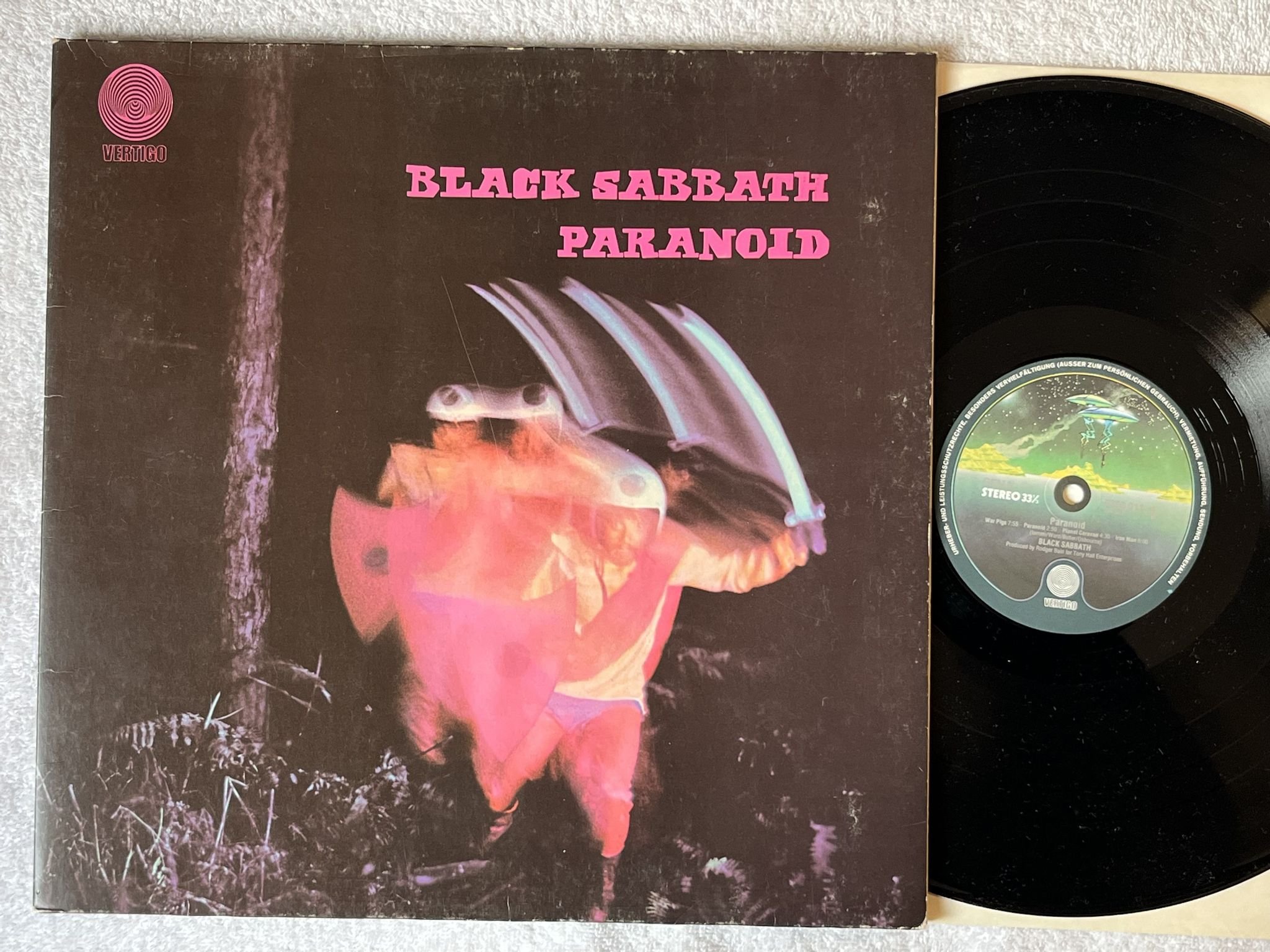 Omslagsbild för skivan BLACK SABBATH paranoid LP Ger VERTIGO space ship 6360011