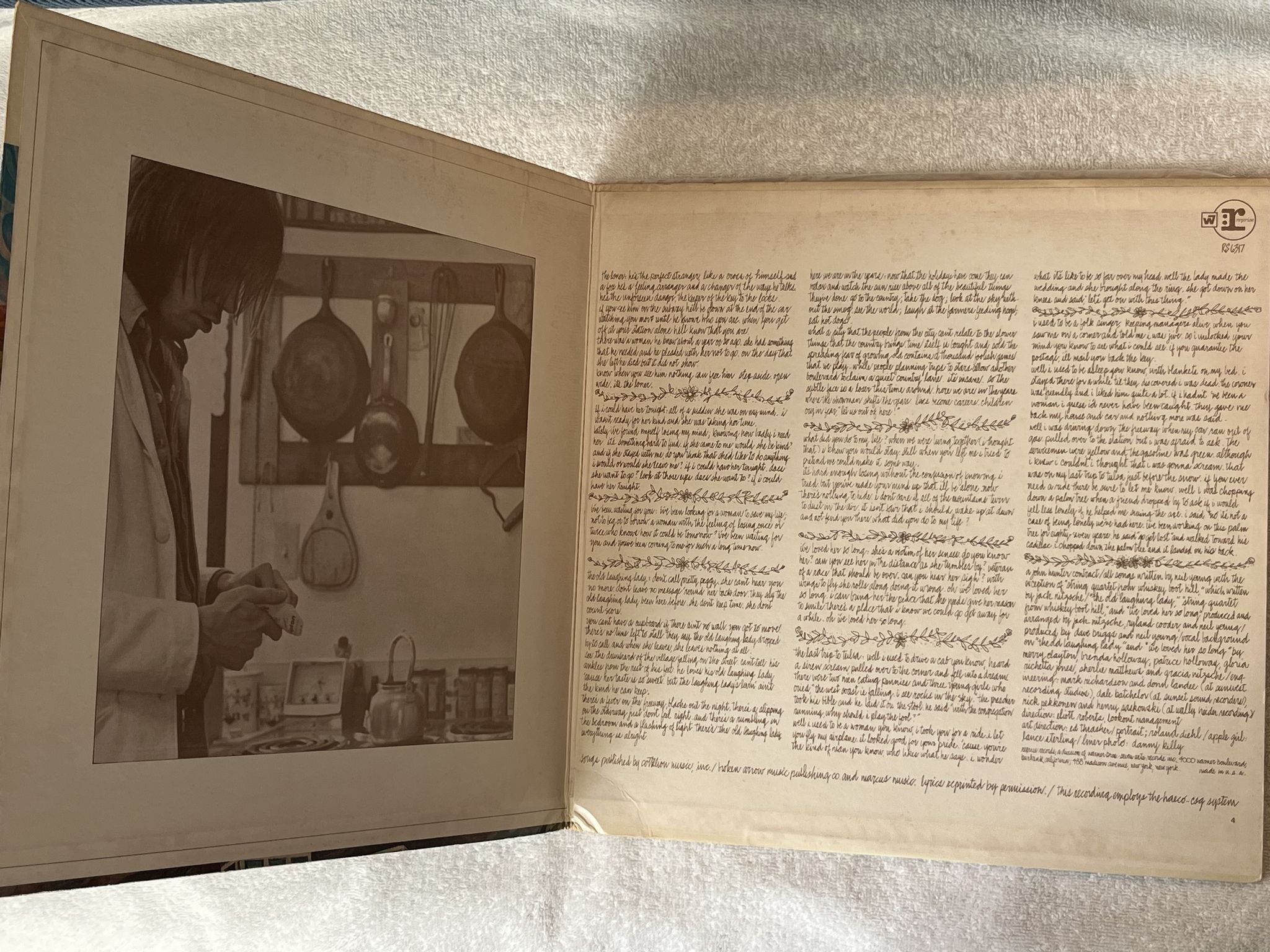 Omslagsbild för skivan NEIL YOUNG s/t LP US REPRISE RS 6317