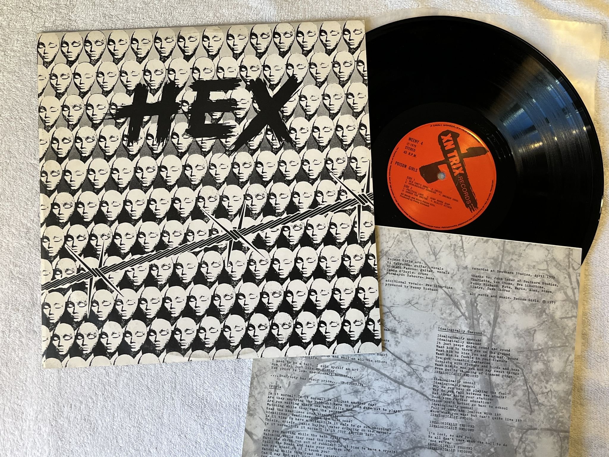Omslagsbild för skivan POISON GIRLS Hex 12" -79 UK XNTRIX WEENY 4