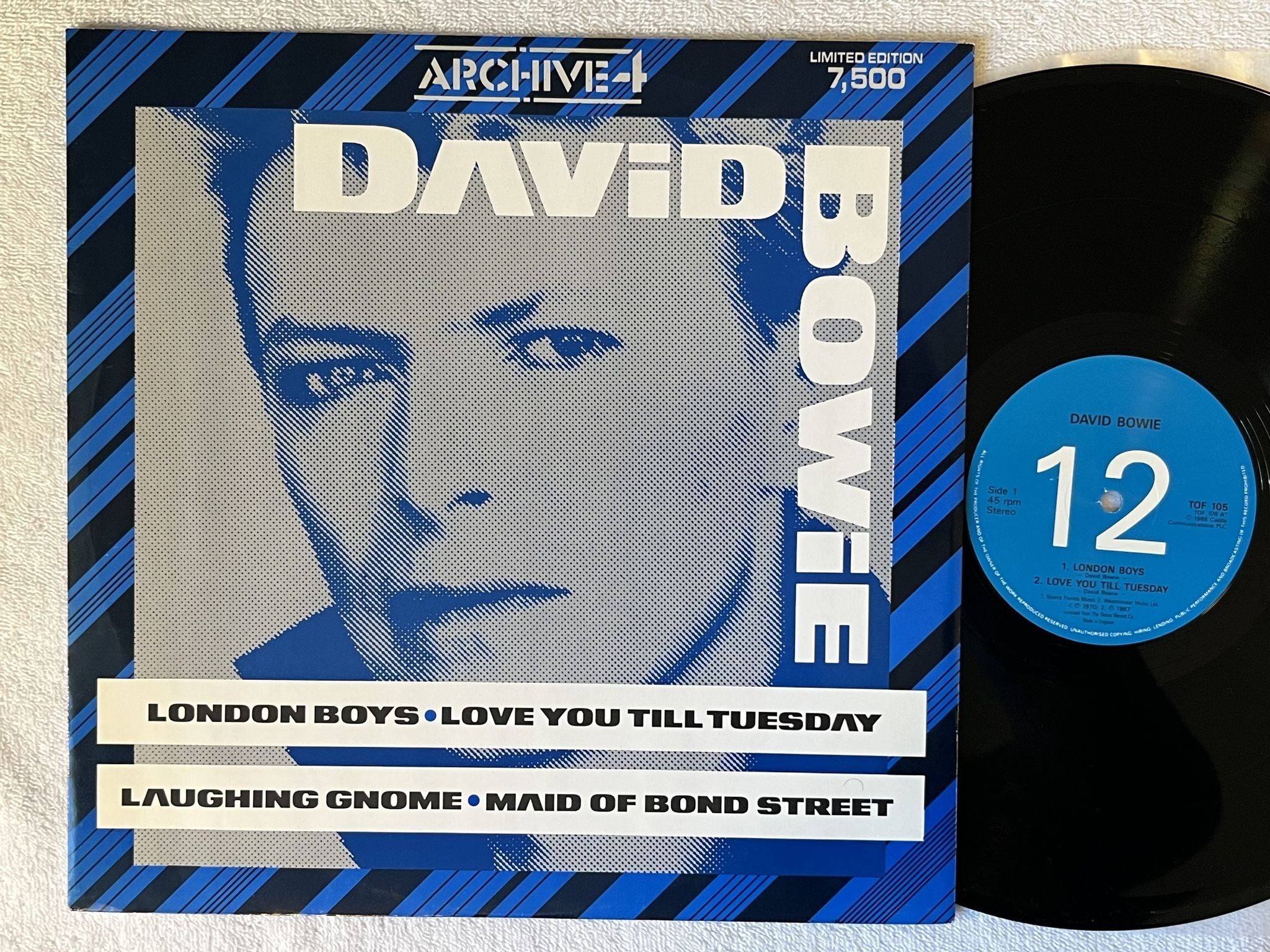 Omslagsbild för skivan DAVID BOWIE Archive4 12" -86 UK CASTLE TOF 105