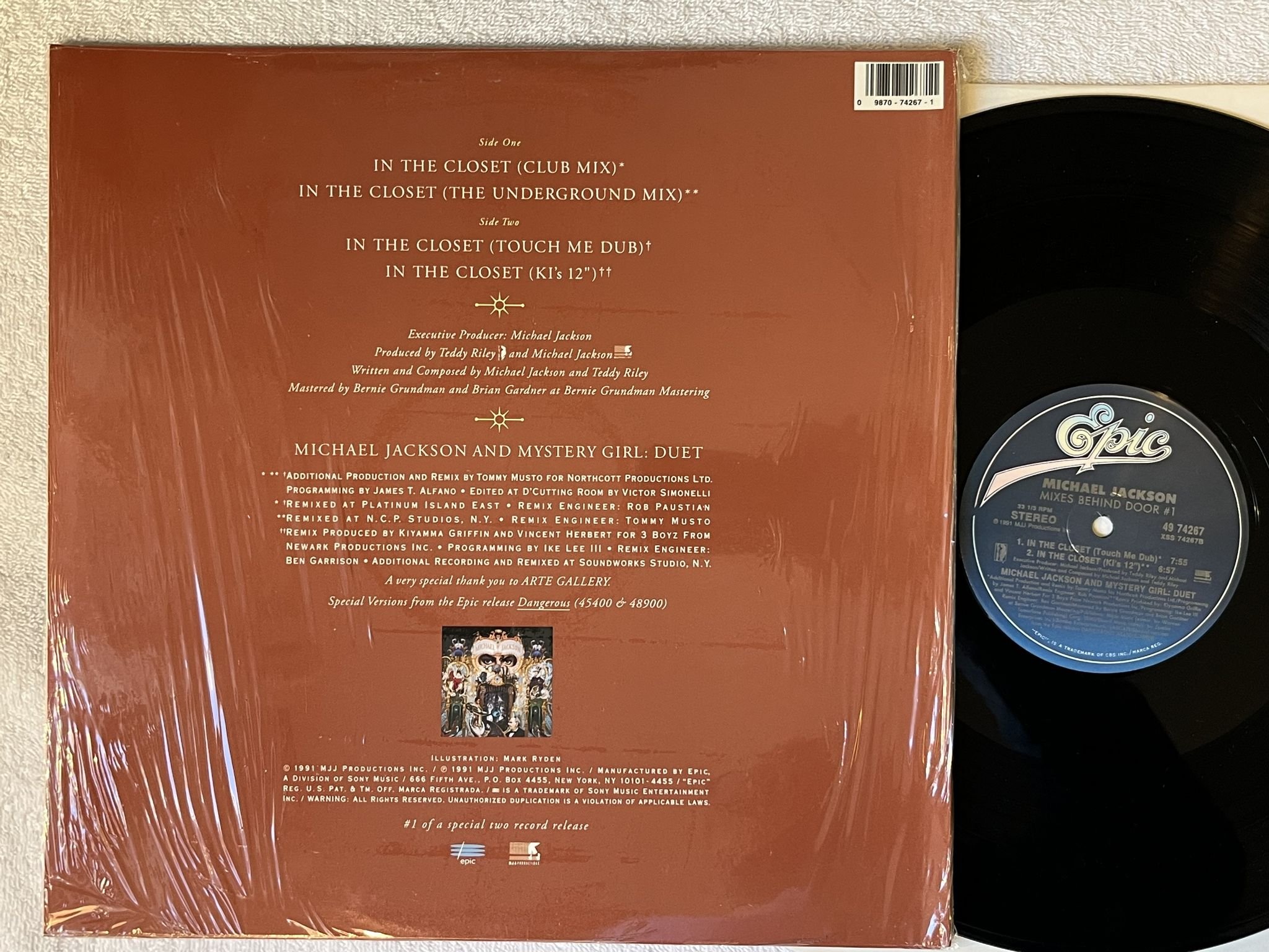Omslagsbild för skivan MICHAEL JACKSON In The Closet (Mixes Behind Door #1) 12" -91 US epic 49 74267