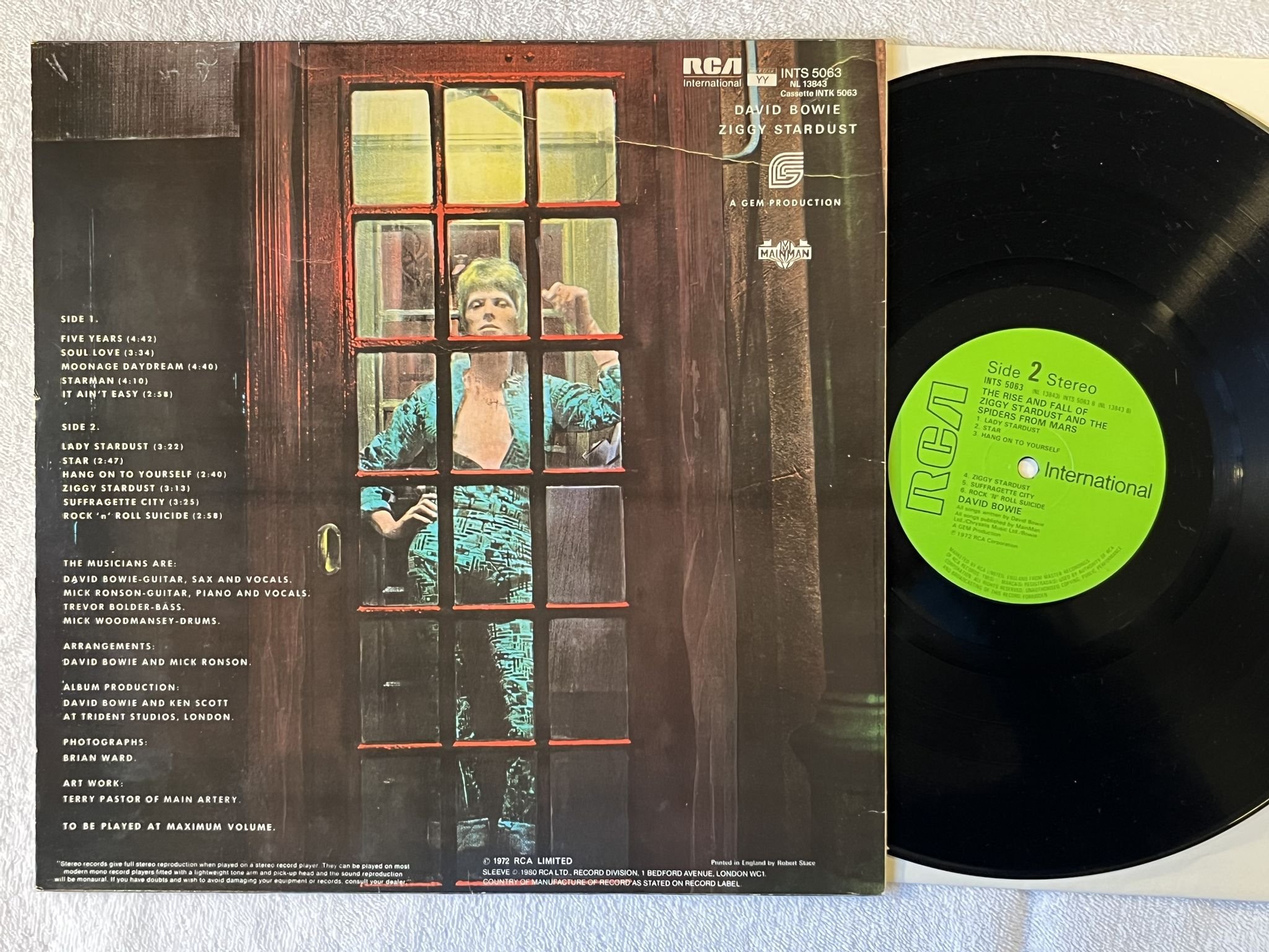 Omslagsbild för skivan DAVID BOWIE The rise and fall of Ziggy Stardust LP UK RCA INTS 5063 * CLASSIC *