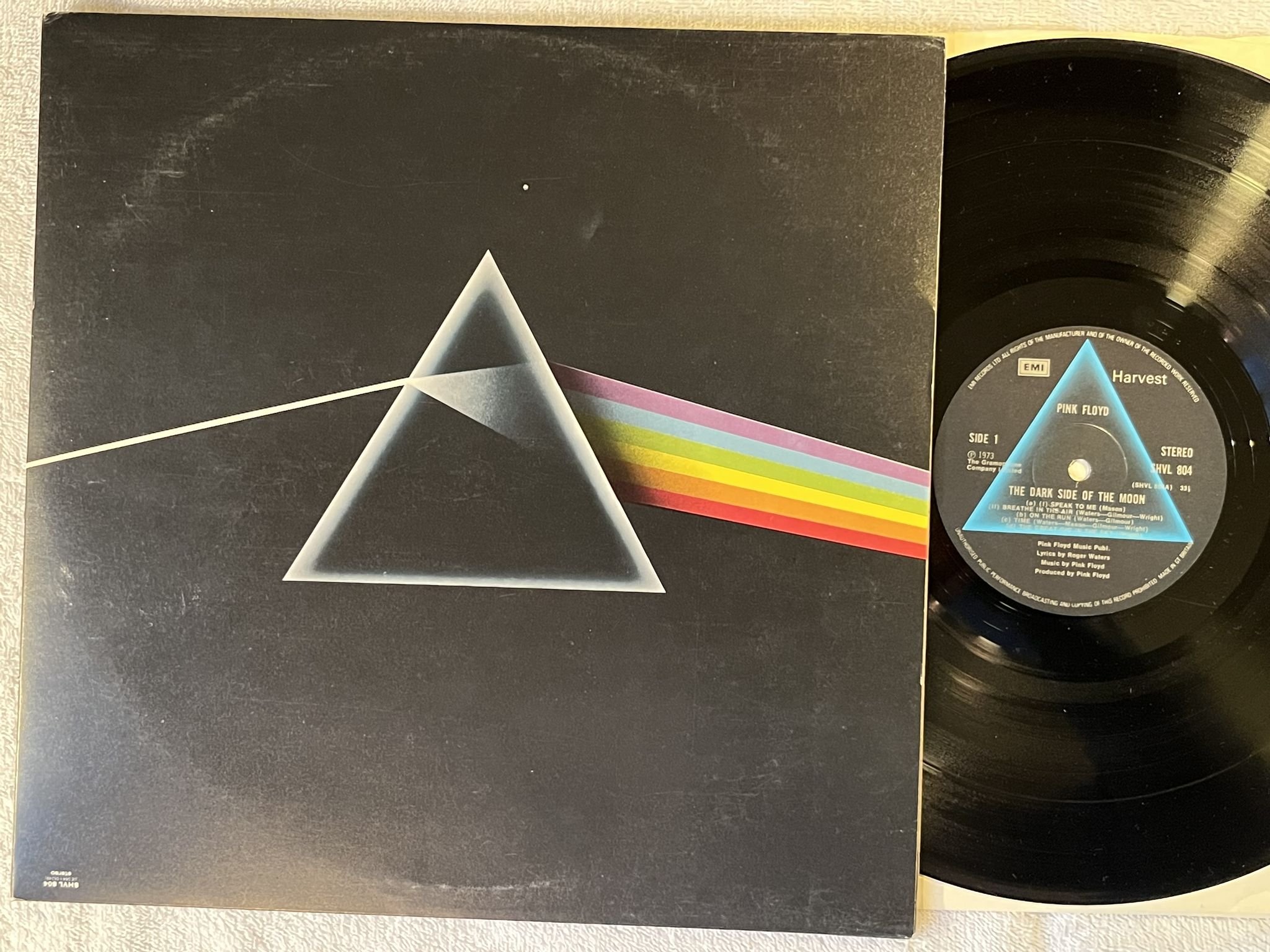 Omslagsbild för skivan PINK FLOYD dark side of the moon LP UK EMI / HARVEST SHVL 804 ** Complete **