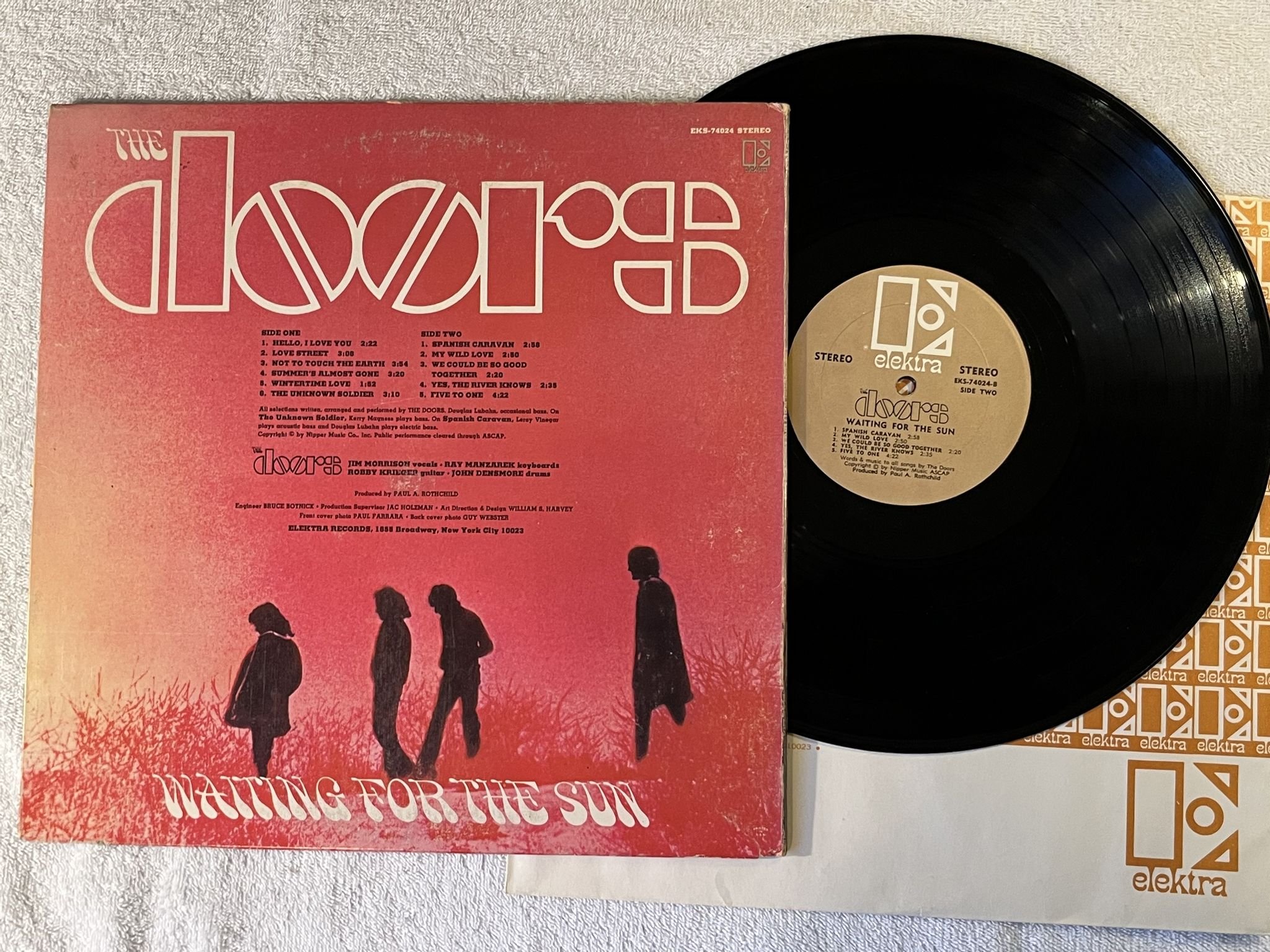 Omslagsbild för skivan THE DOORS waiting for the sun LP -68 US ELEKTRA EKS-74024