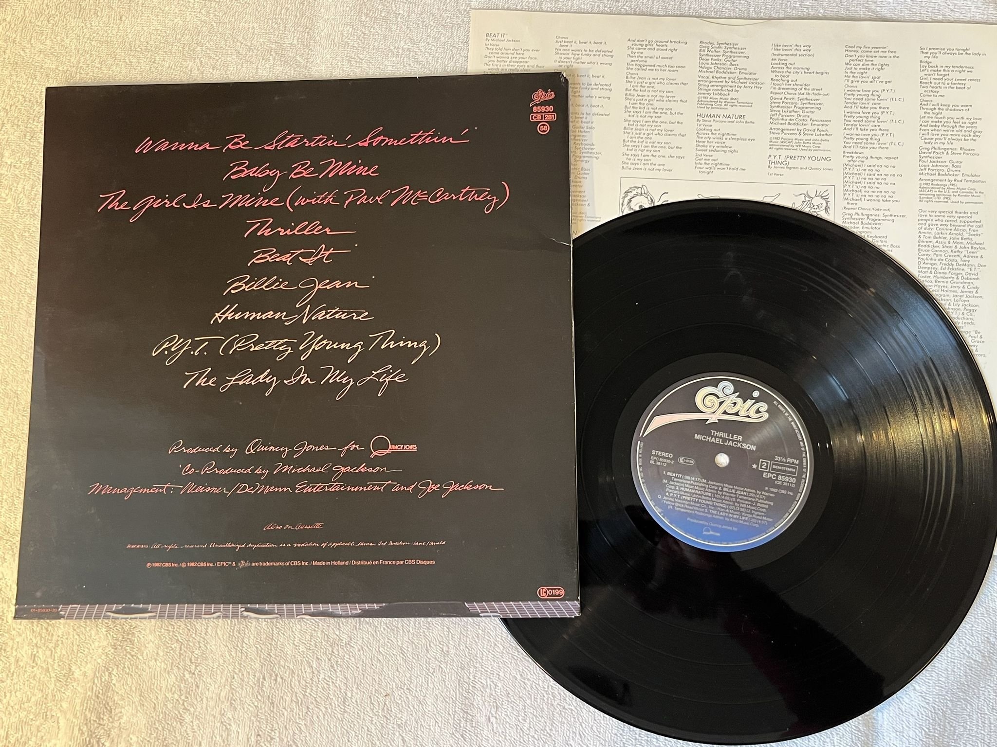 Omslagsbild för skivan MICHAEL JACKSON thriller LP -82 EPIC EPC 85930