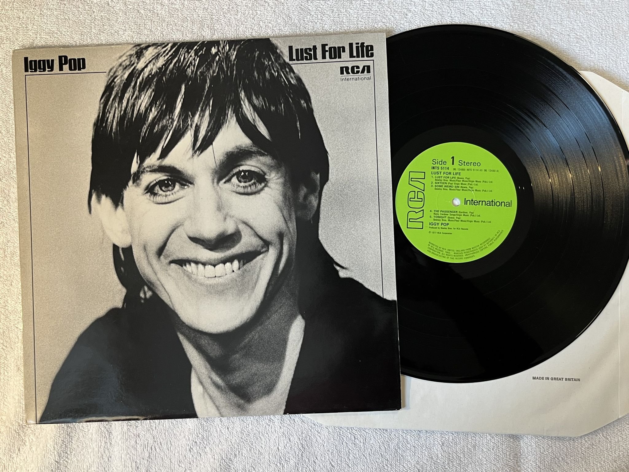 Omslagsbild för skivan IGGY POP lust for life LP -77/81 UK RCA INTS 5114