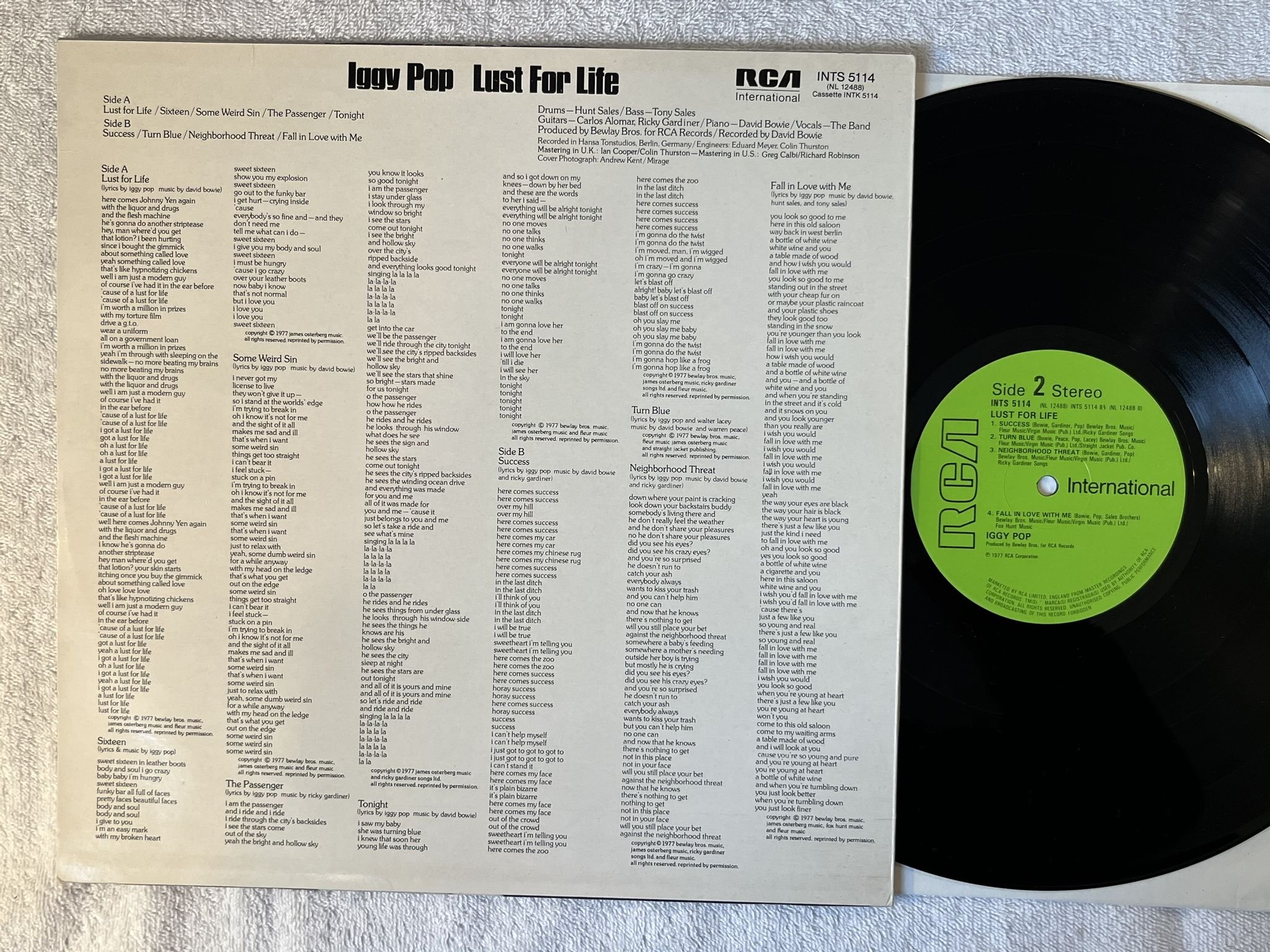 Omslagsbild för skivan IGGY POP lust for life LP -77/81 UK RCA INTS 5114