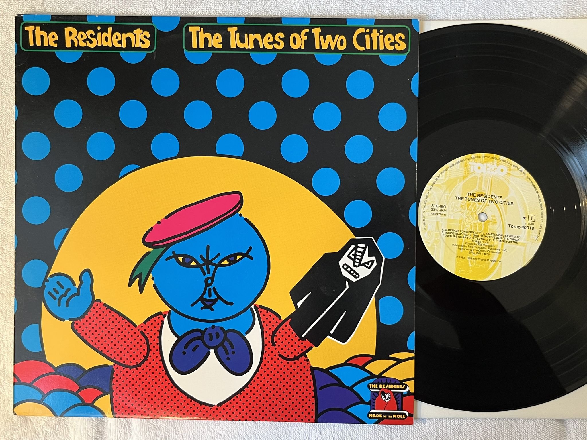 Omslagsbild för skivan THE RESIDENTS The Tunes Of Two Cities LP -88 Hol TORSO 40018