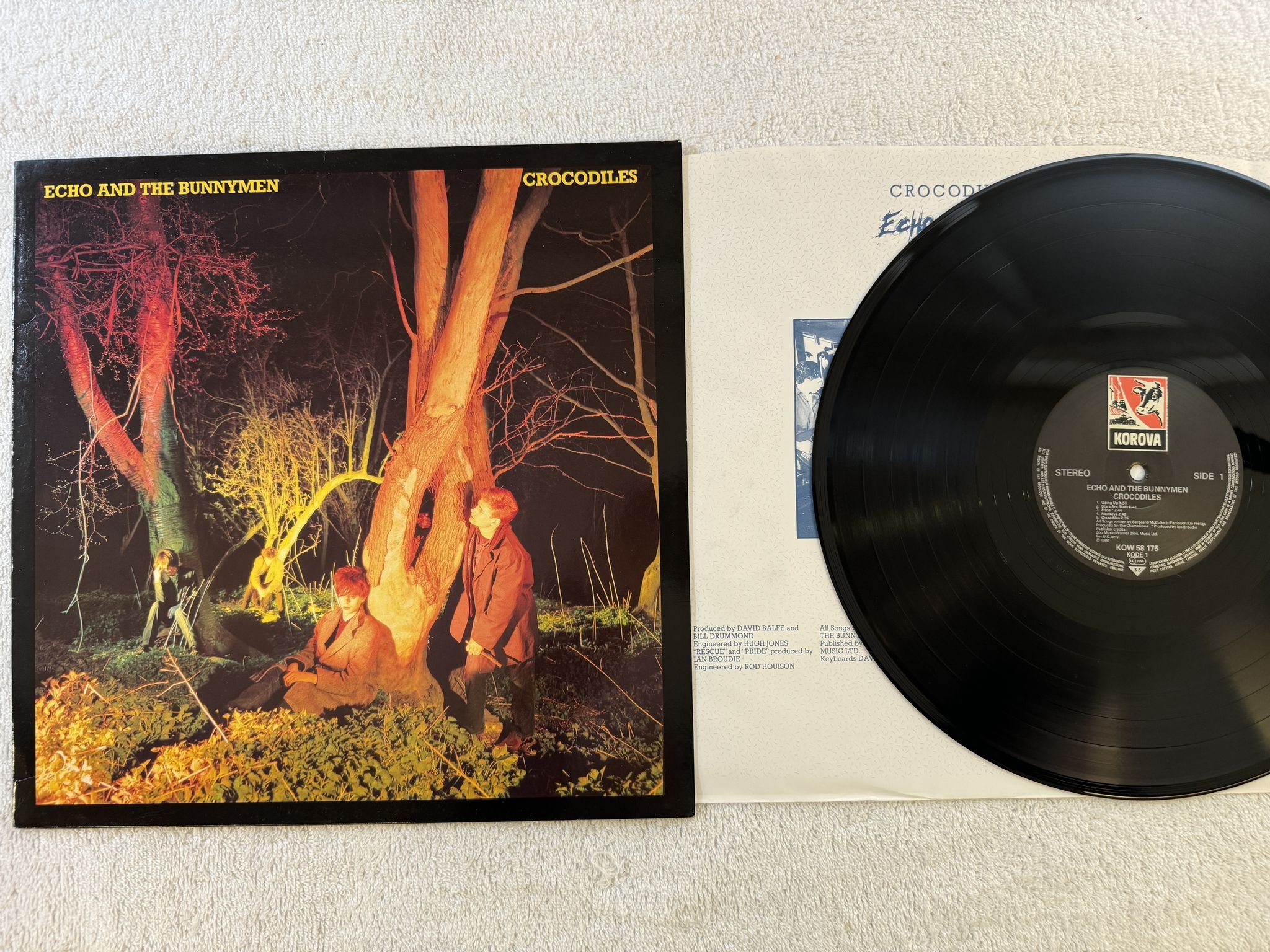Omslagsbild för skivan ECHO AND THE BUNNYMEN crocodiles LP -80 KOROVA KOW 58 175