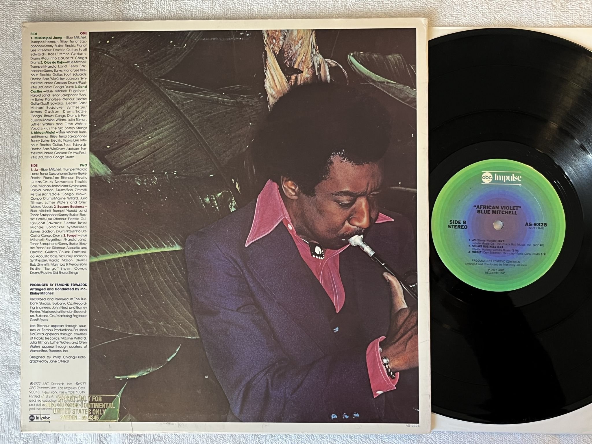Omslagsbild för skivan BLUE MITCHELL african violet LP -77 US ABC / IMPIULSE AS 9328