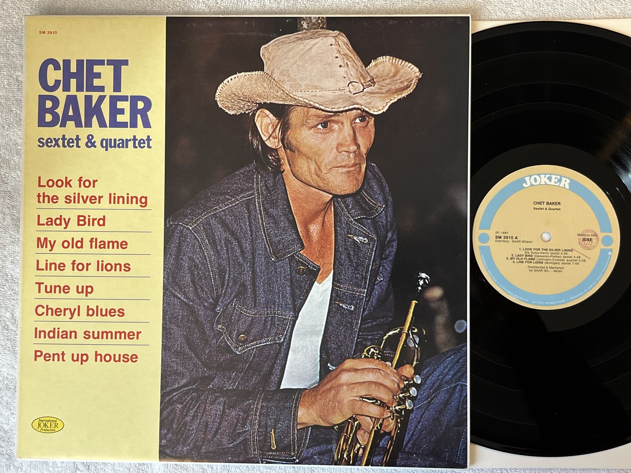 Omslagsbild för skivan CHET BAKER SEXTET & QUARTET s/t LP -81 Ita JOKER SM 3910