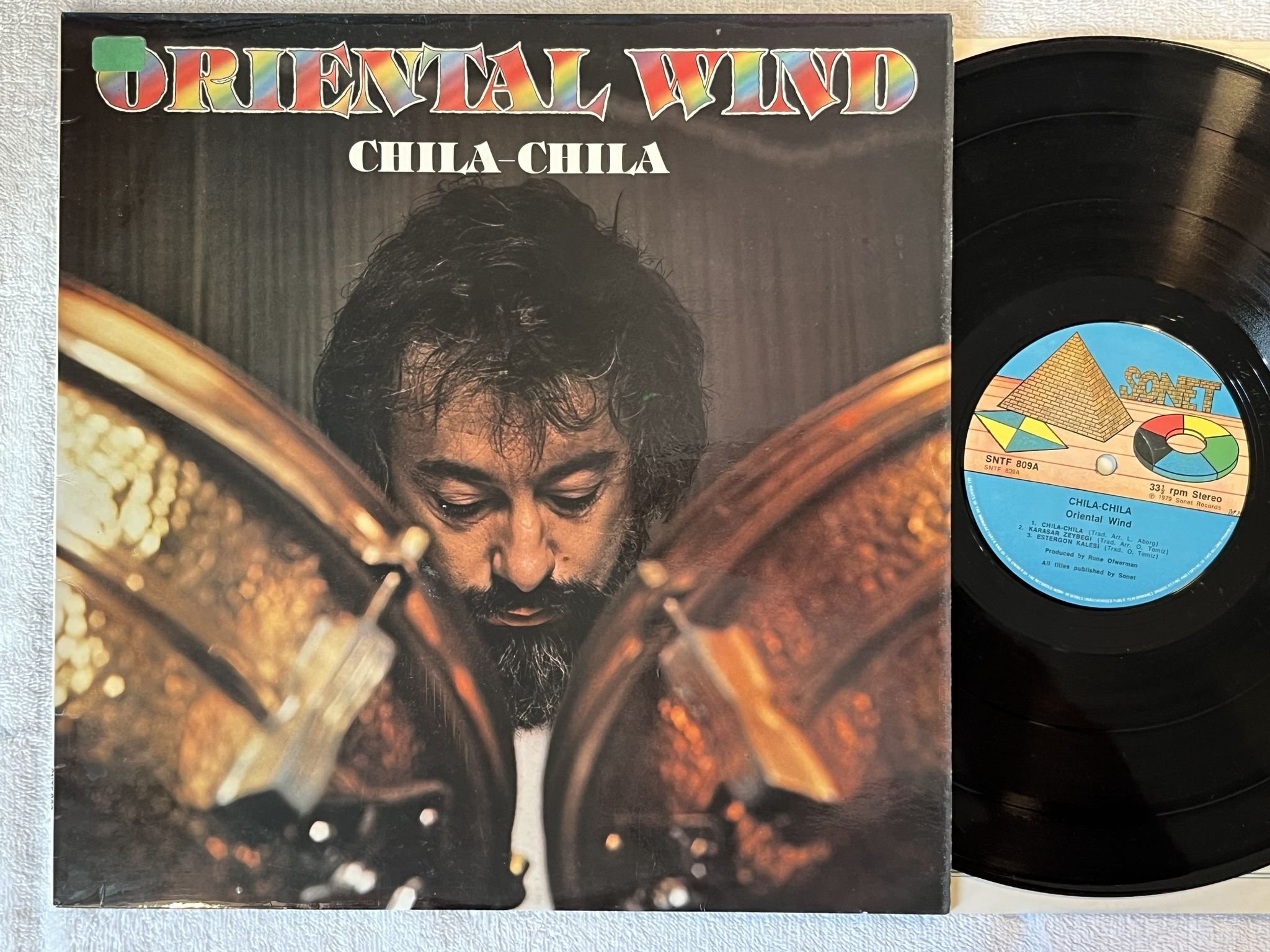 Omslagsbild för skivan ORIENTAL WIND chila-chila LP -79 UK SONET SNTF 809