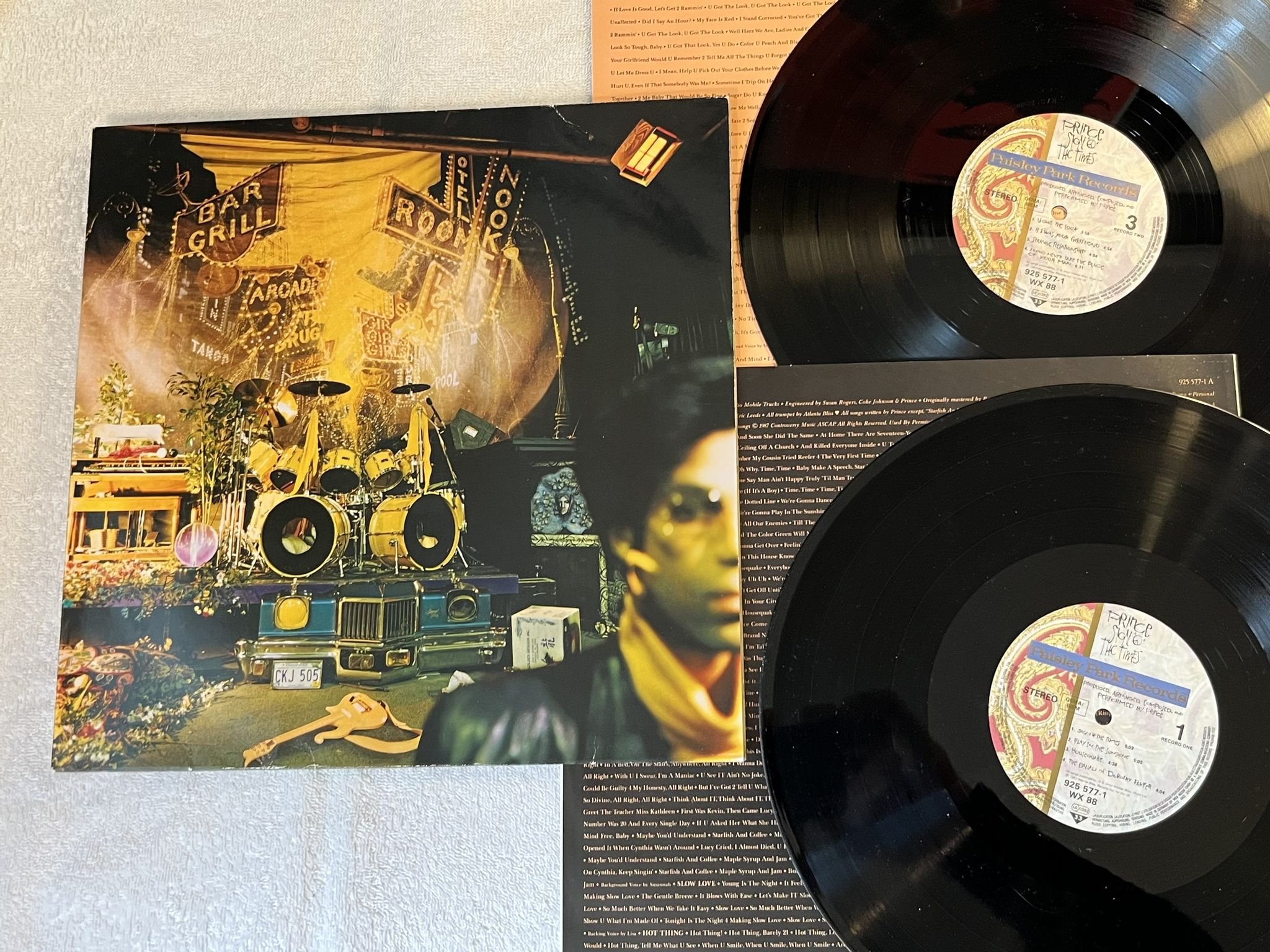 Omslagsbild för skivan PRINCE sign o the times 2xLP -87 PAISLEY PARK 925577-1